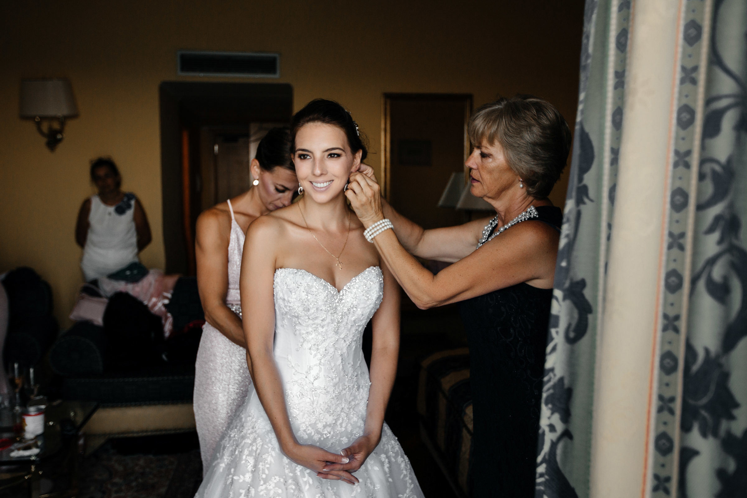 Свадьба в Италии, в романтическом городе Сорренто. Photographer and videographer for wedding in Italy: Rome, Milan, Venic