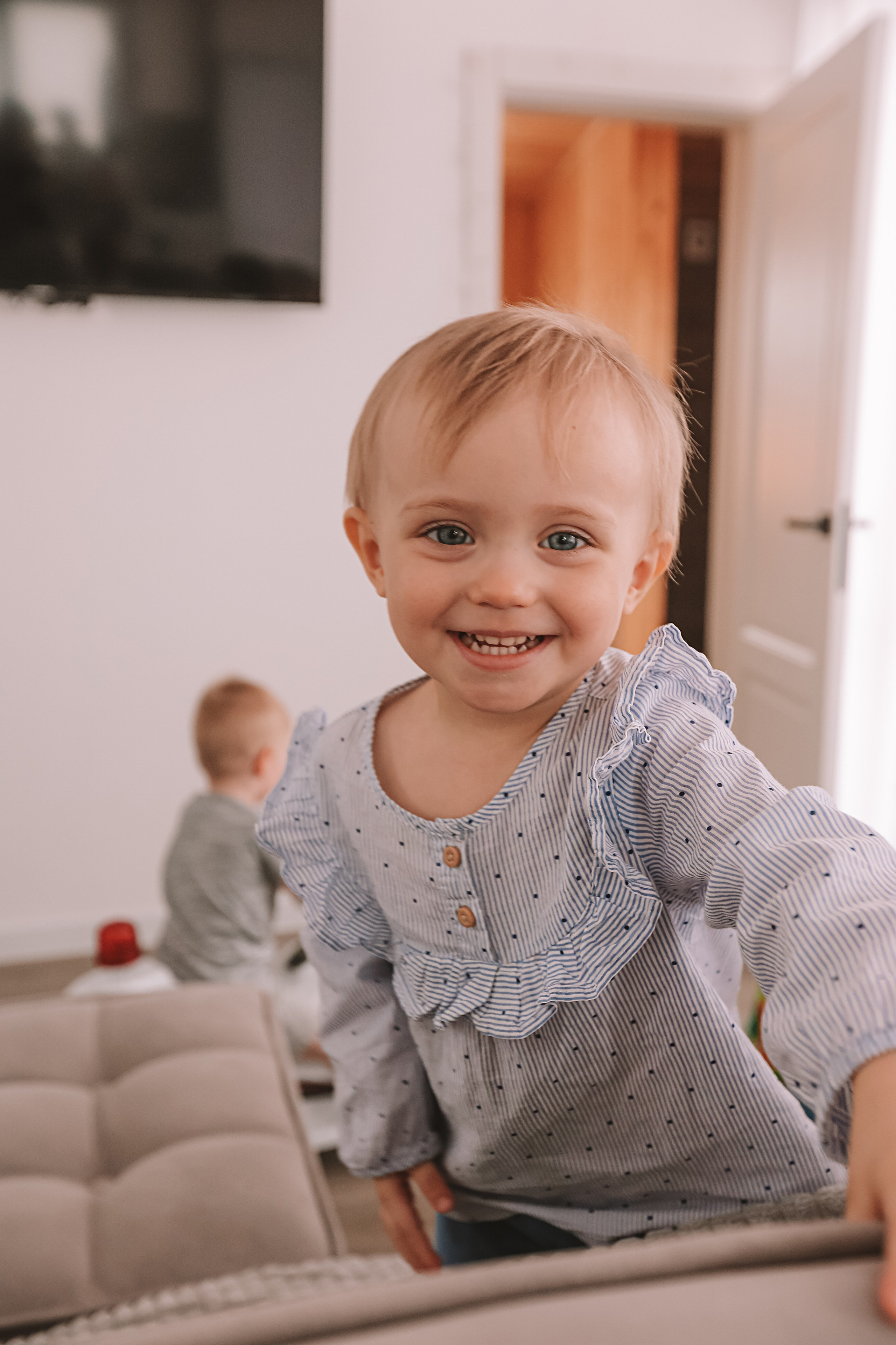 Семейная в домике (репортаж). Семейный фотограф Тюмень, фотограф на роды Салмина Мария