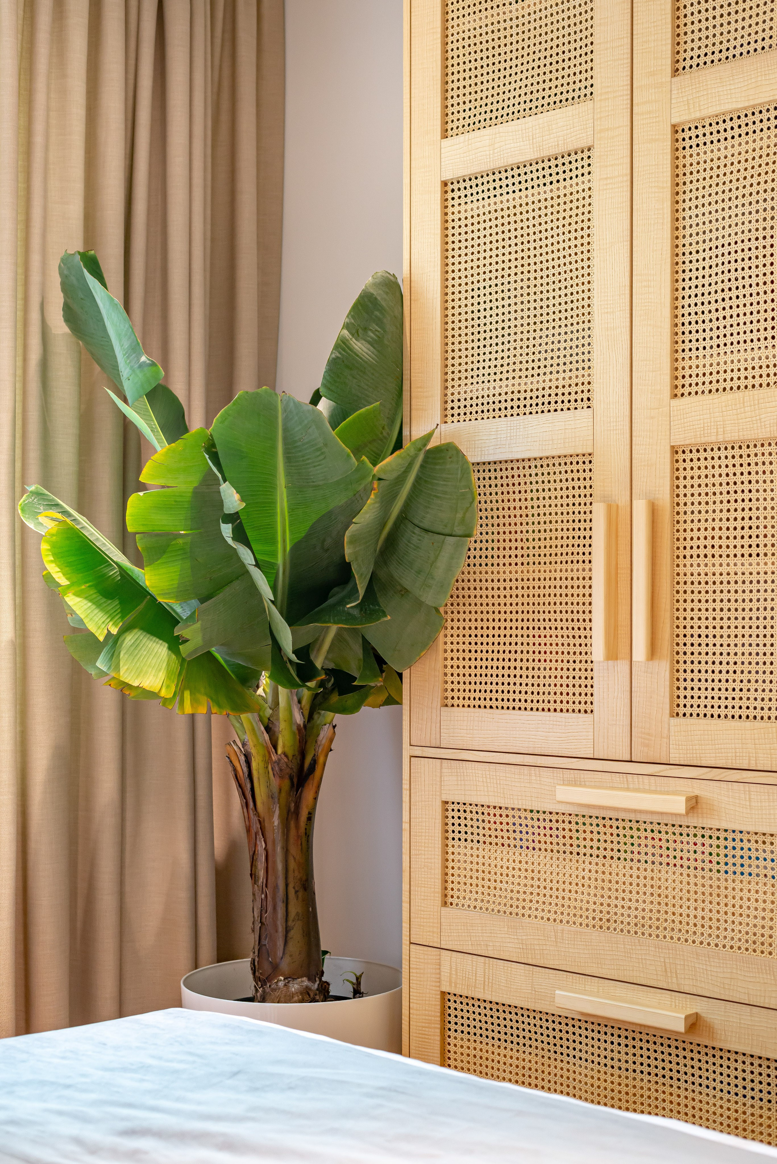 Спальня для телепроекта Большие Перемены на канале Россия 1. Интерьерная съёмка и виртуальные туры — Интерьерный фотограф Кузнецов Сергей (photopixiq)