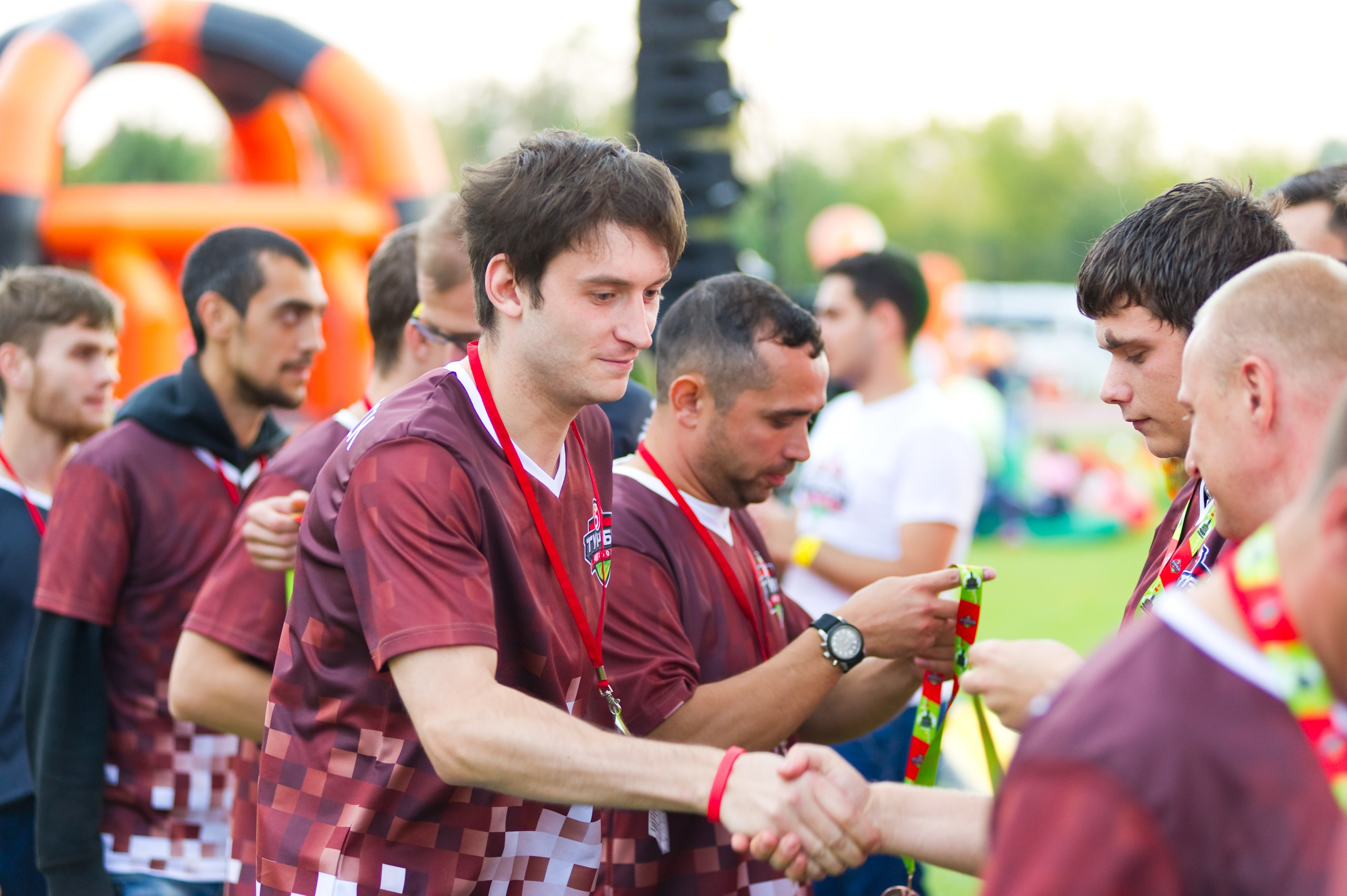 Турбофутбол (корпоративное соревнование «Пятерочки»). Репортажный фотограф и видеограф Слава Думчев. Тимбилдинги, отчетники, корпоративы