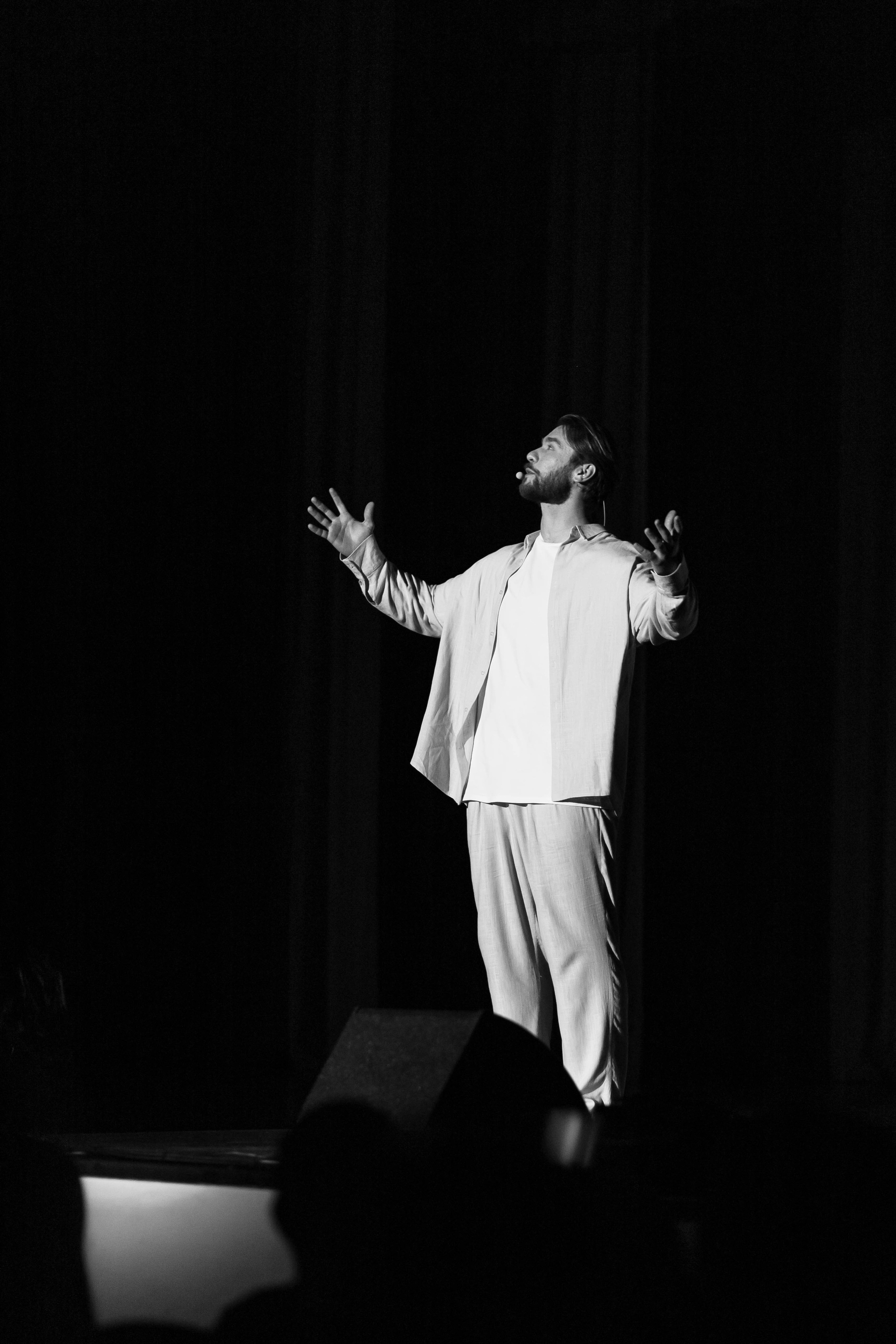 НИТЬЯ " В объятьях неба». Женский фотограф в Оренбурге Ирина Заводчикова