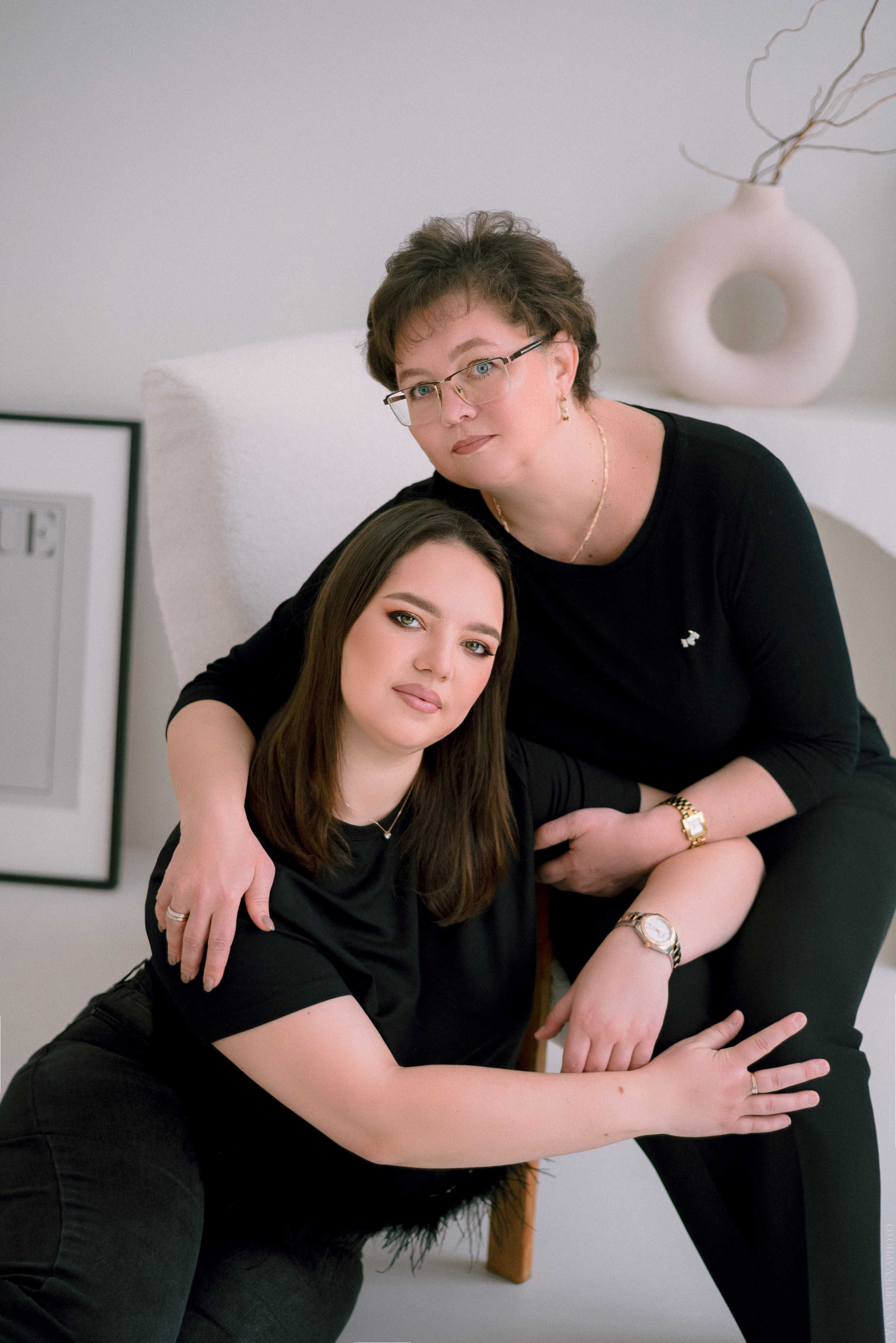 взрослые мама с дочкой