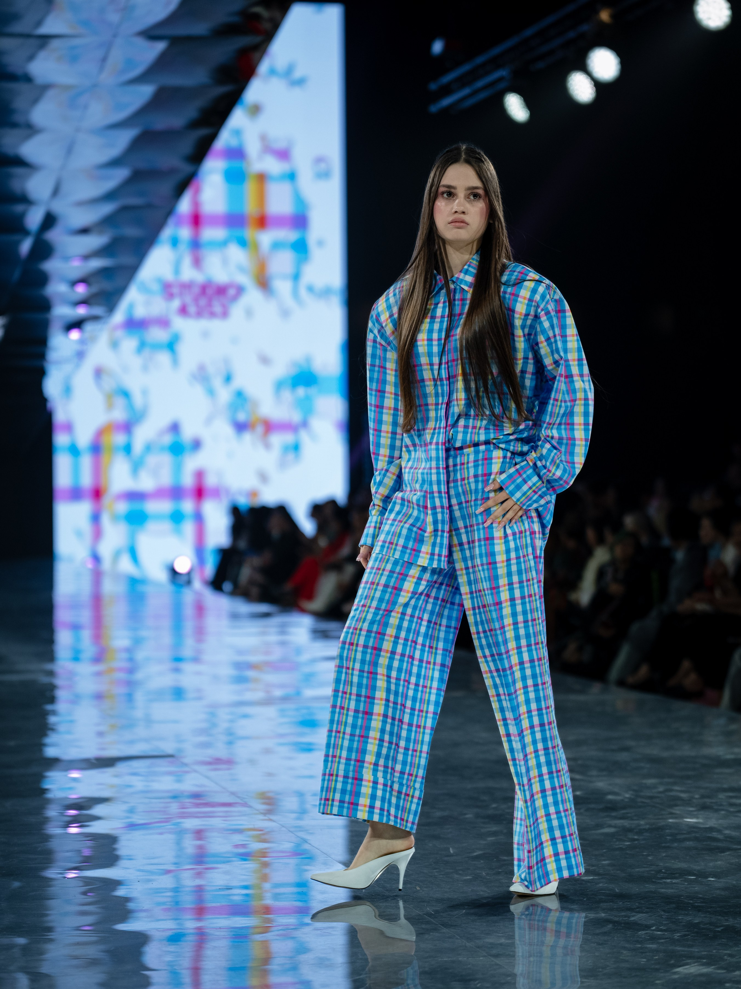 Visa Fashion Week Studio 4353. Сайт Алматинского НЮ АРТ, будуар и фэшн фотографа Дениса Карпенко