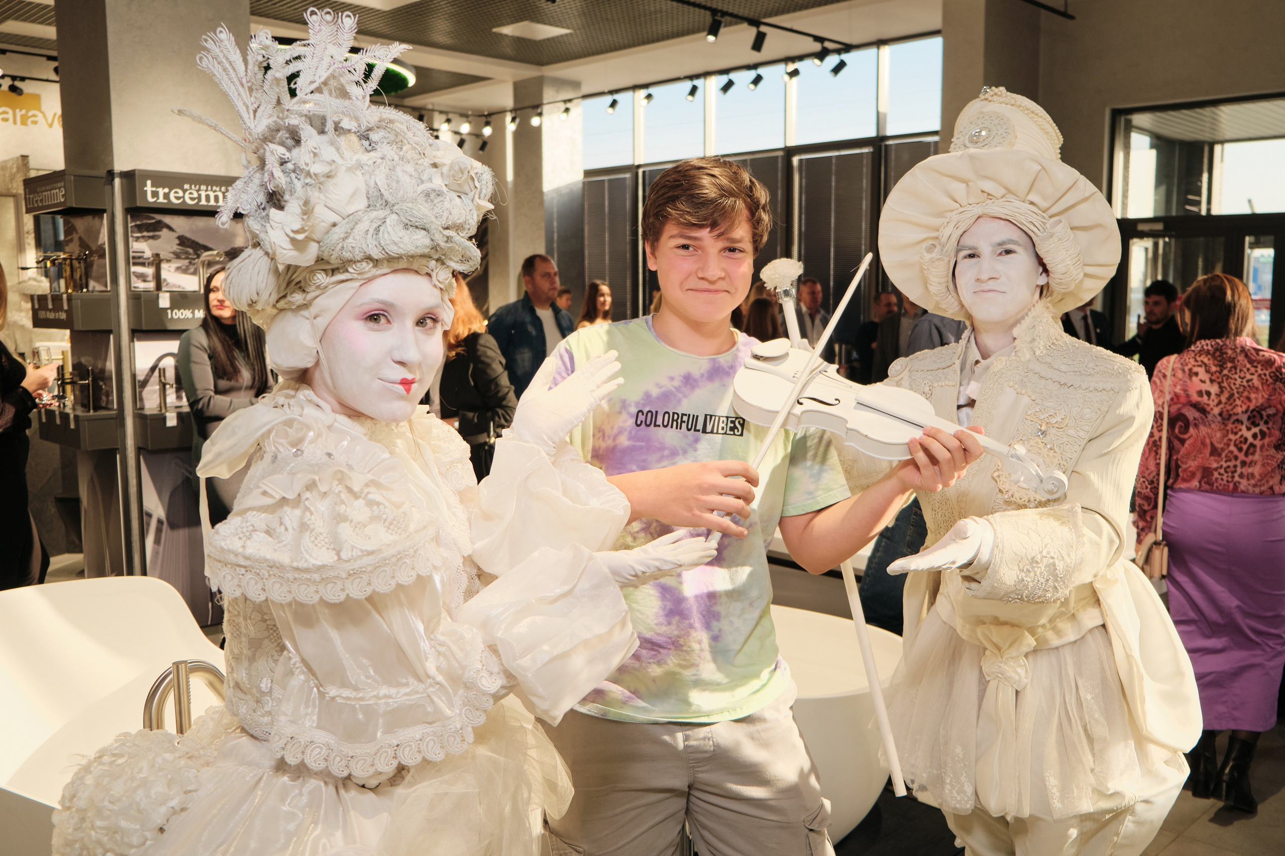 Открытие салона 100 градусов. Антон Ив