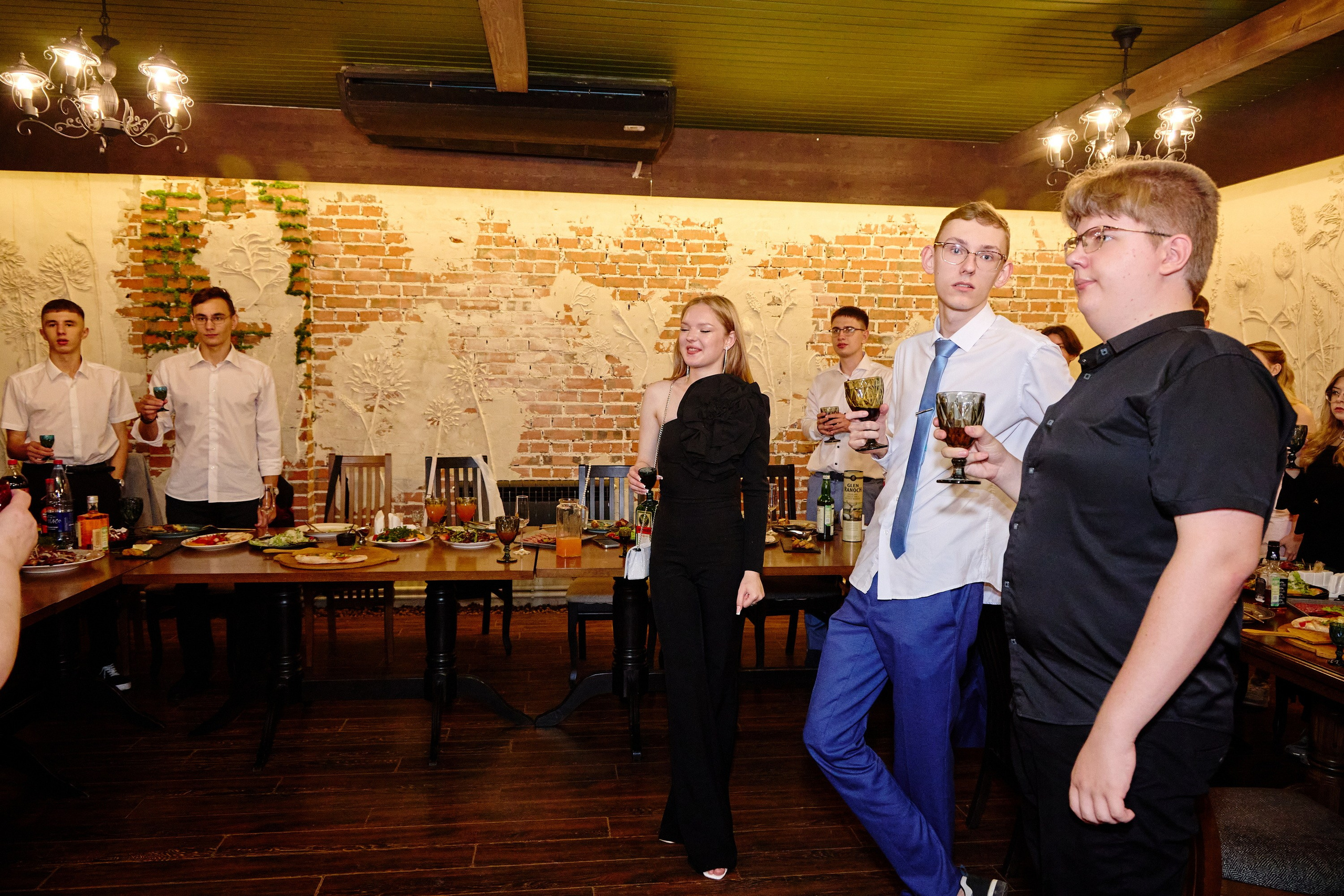 Выпускной 35 Сош. Фотограф Выпускные альбомы Таганрог Сергей Коробченко