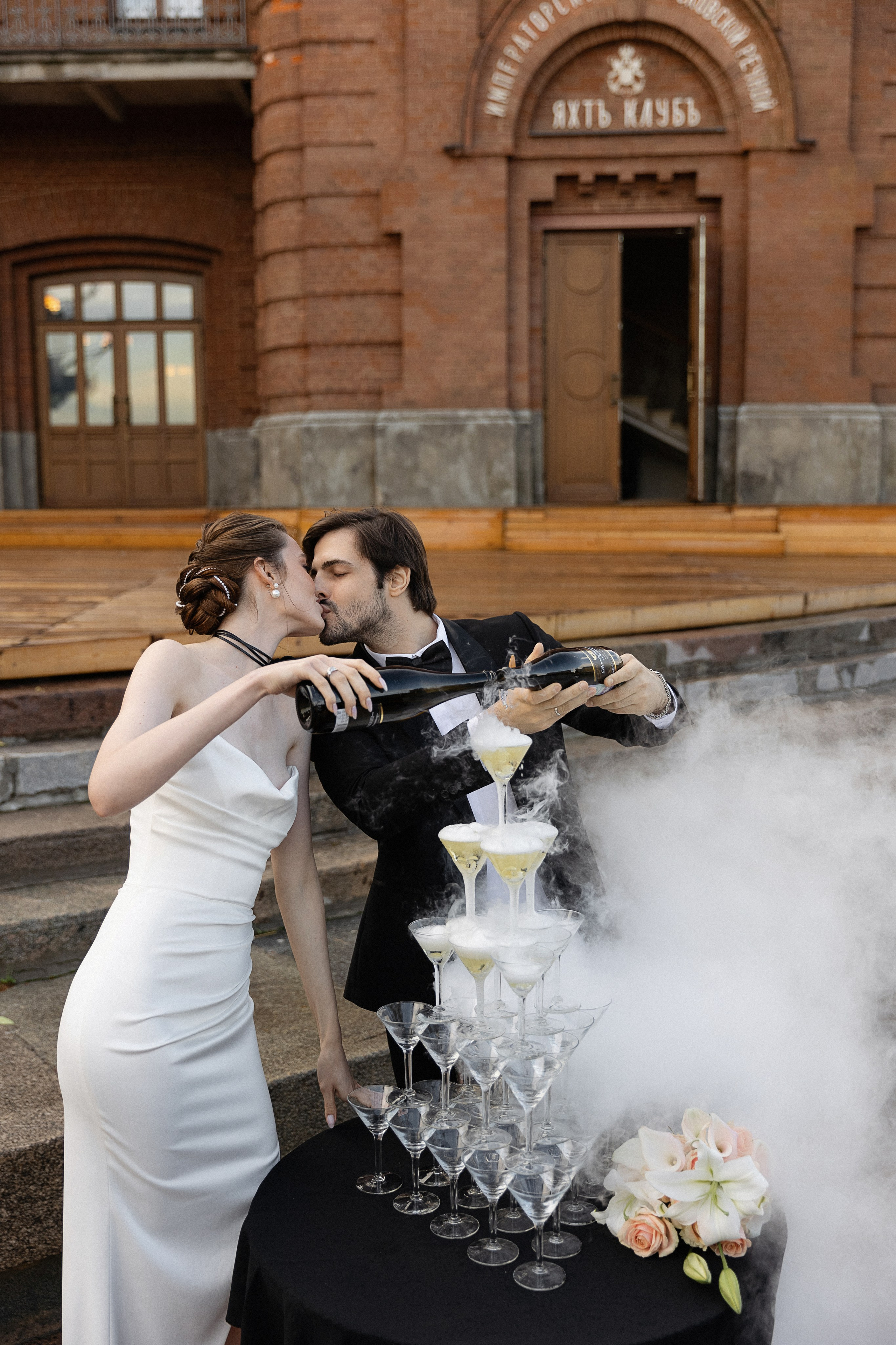 Брызги шампанского. Свадебный фотограф в Москве Полина Лелетко