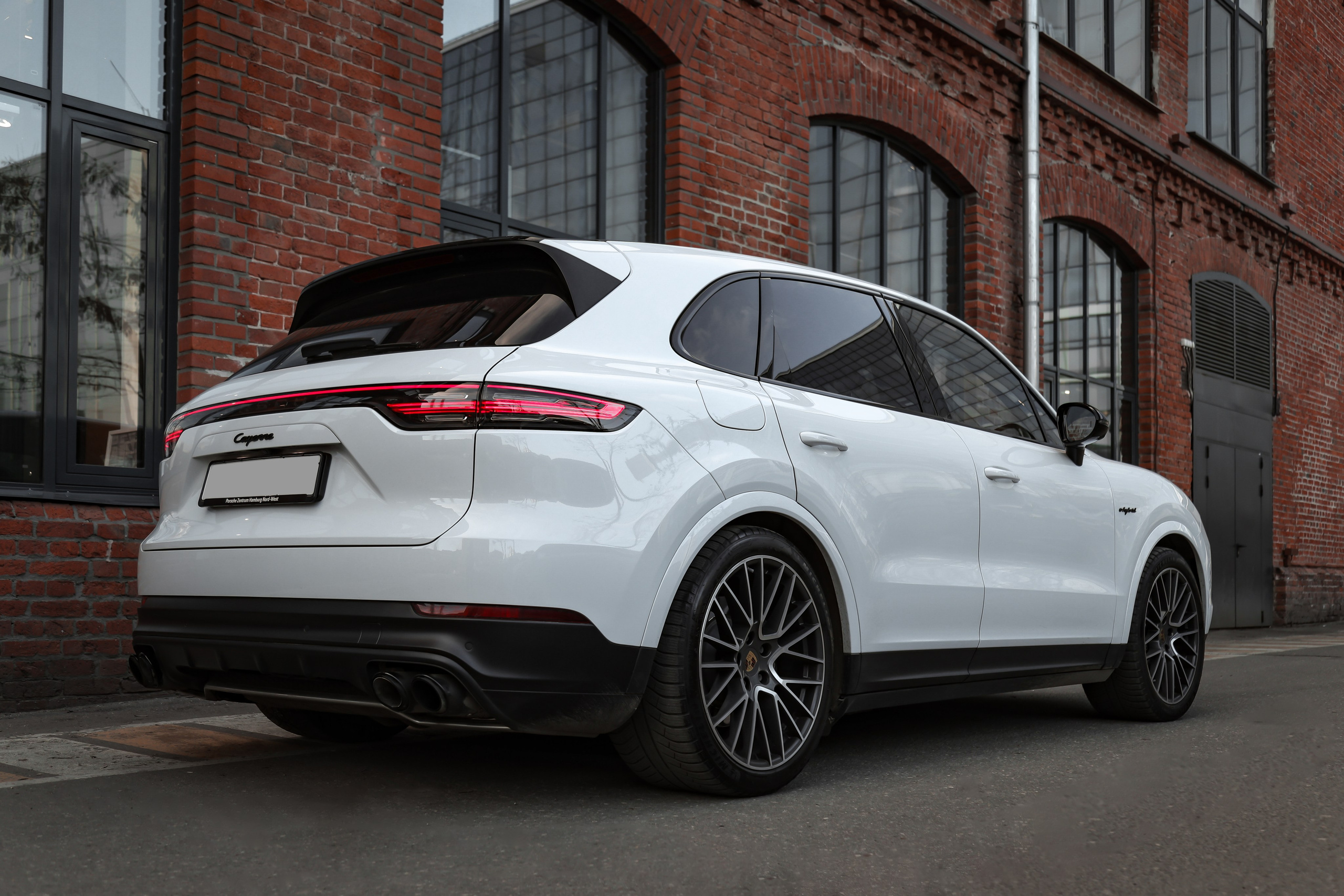 2020 Porsche Cayenne 3.0 AT. Mixturecaptures