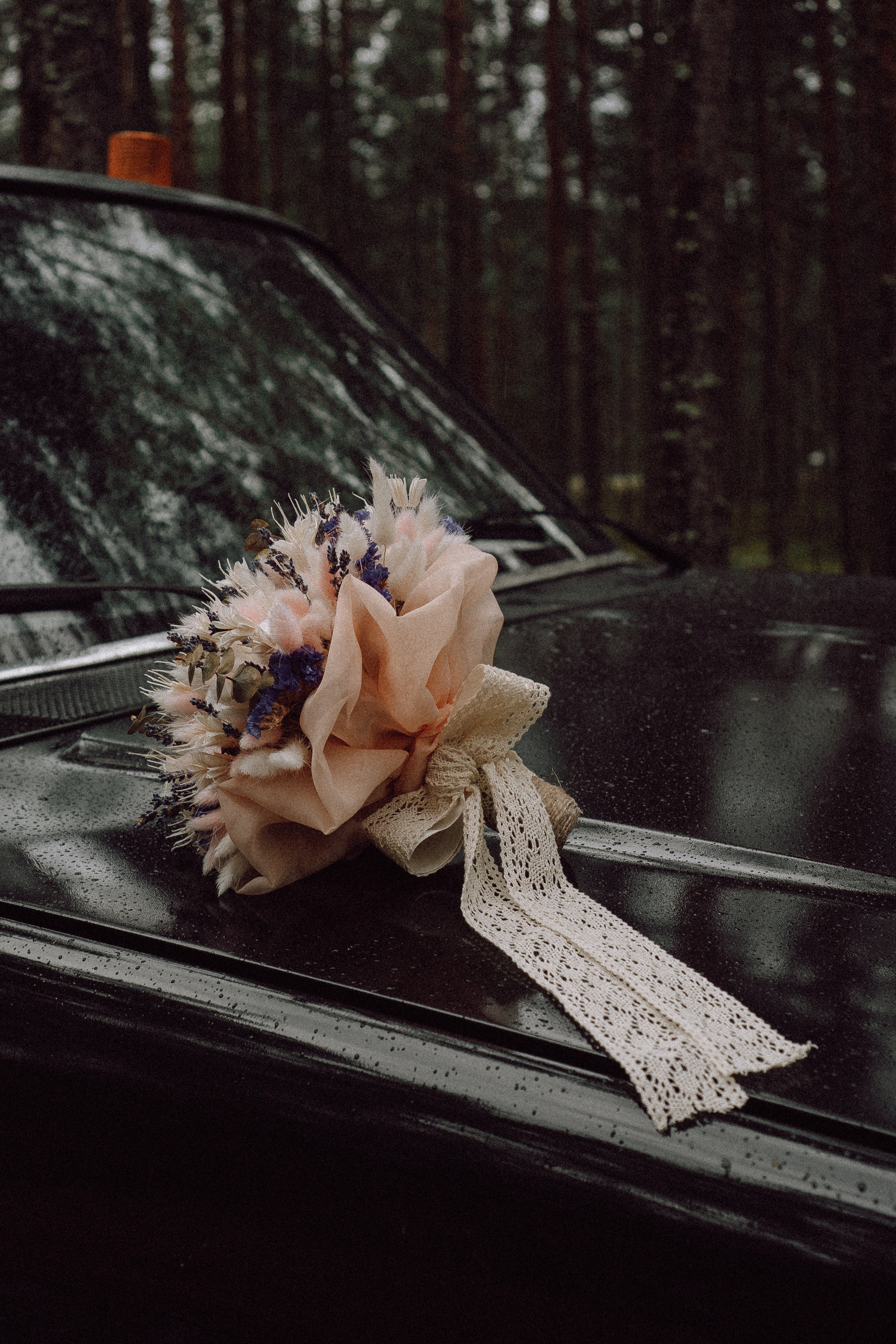 СВАДЕБНАЯ ФОТОСЕССИИЯ ПАРЫ В ГОРОДЕ ПРИОЗЕРСК В СОСНОВОМ ЛЕСУ И С ПИКАПОМ. Профессиональный фотограф, Санкт-Петербург — Виктория Богомолова