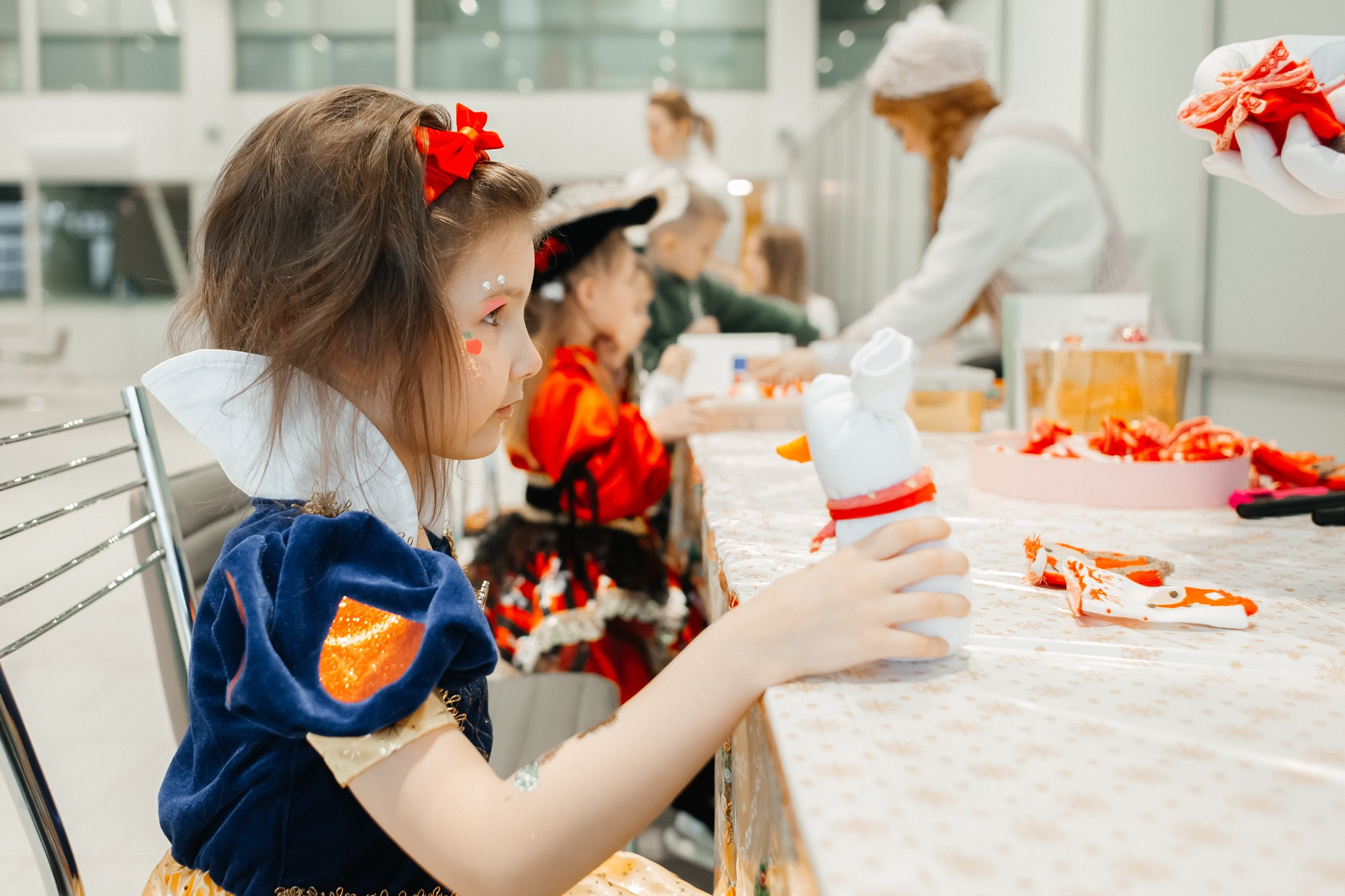 Детский мастер-класс в «Картель Авто» — «Студия чудес Алиса». Фотограф Кемерово | Сергей