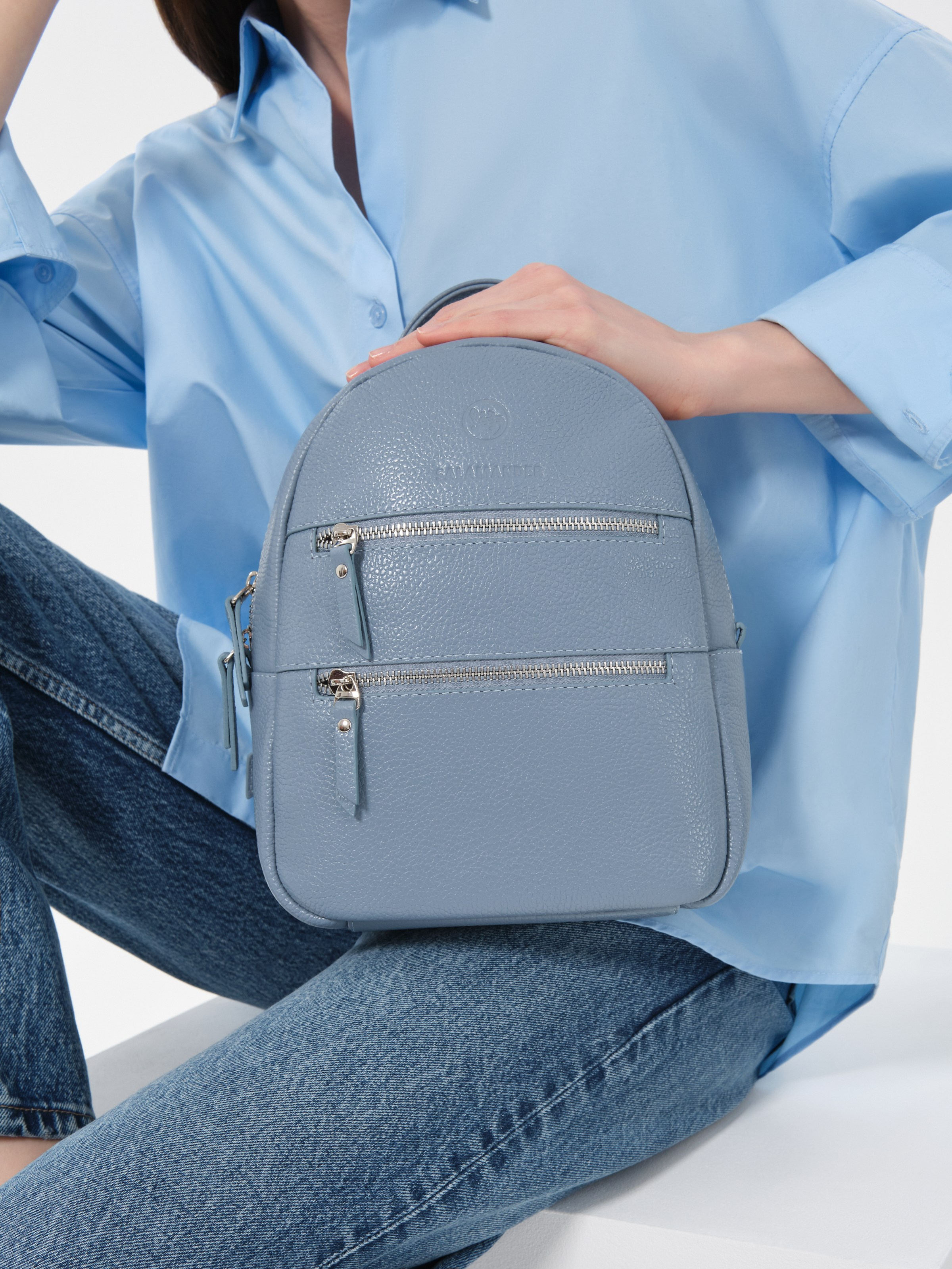 Каталожная съёмка женского рюкзака крупным планом