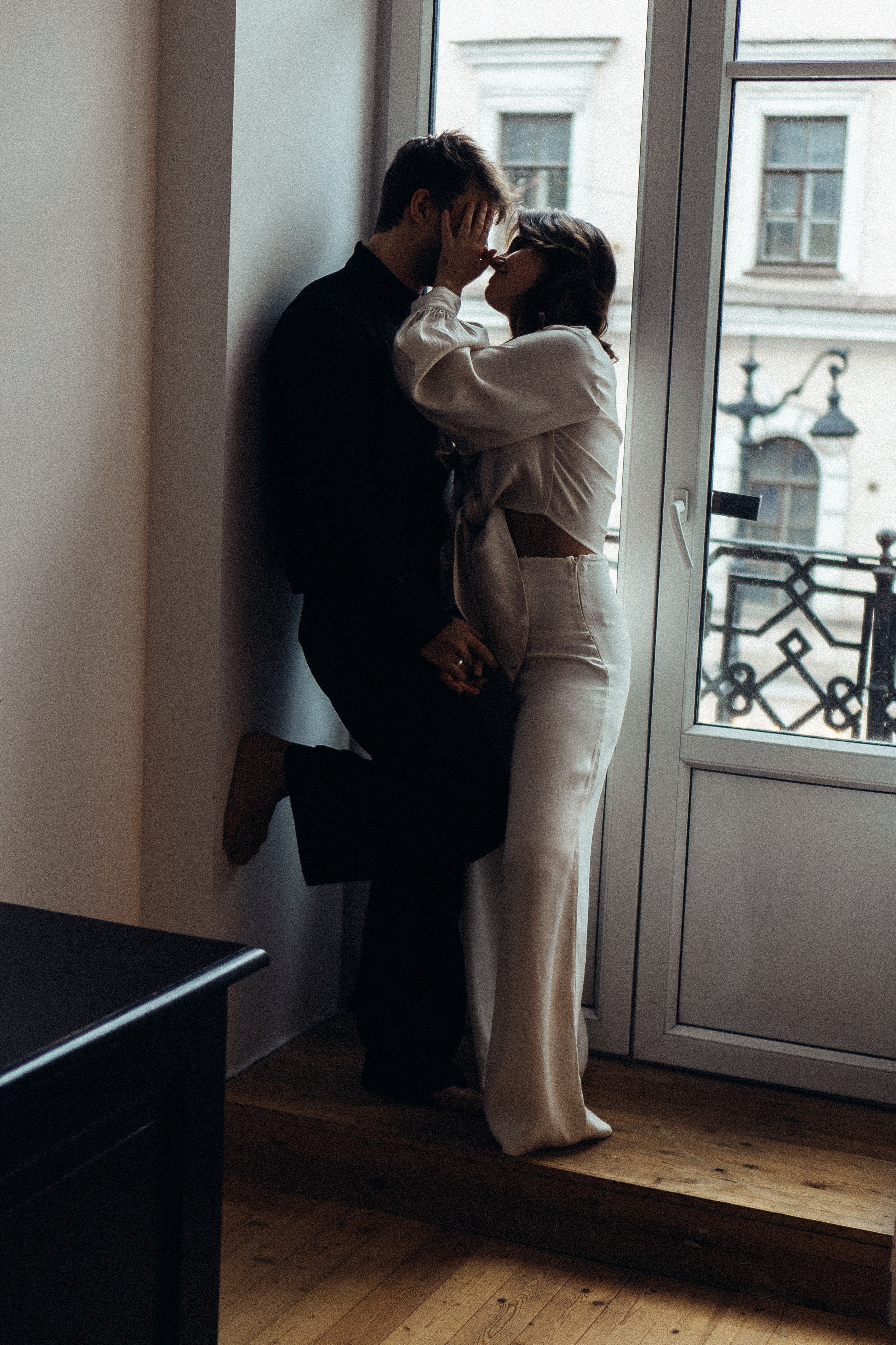 УТРО ЖЕНИХА И НЕВЕСТЫ В ПИТЕРСКОЙ КВАРТИРЕ И СЬЕМКА С СВАДЕБНЫХ ОБРАЗАХ. Профессиональный фотограф, Санкт-Петербург — Виктория Богомолова