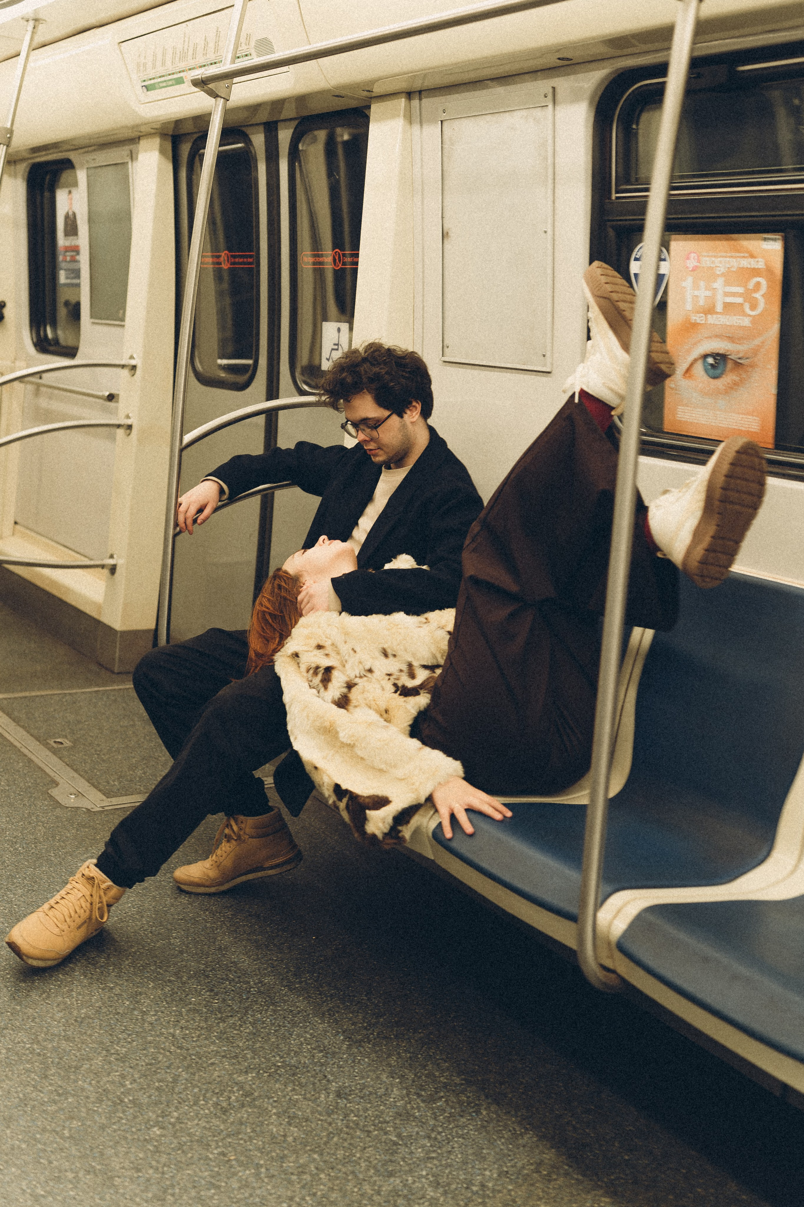 НОВОГОДНЯЯ ФОТОСЕСИИЯ ПАРЫ В МЕТРО ЛЮБОВЬ. Профессиональный фотограф, Санкт-Петербург — Виктория Богомолова