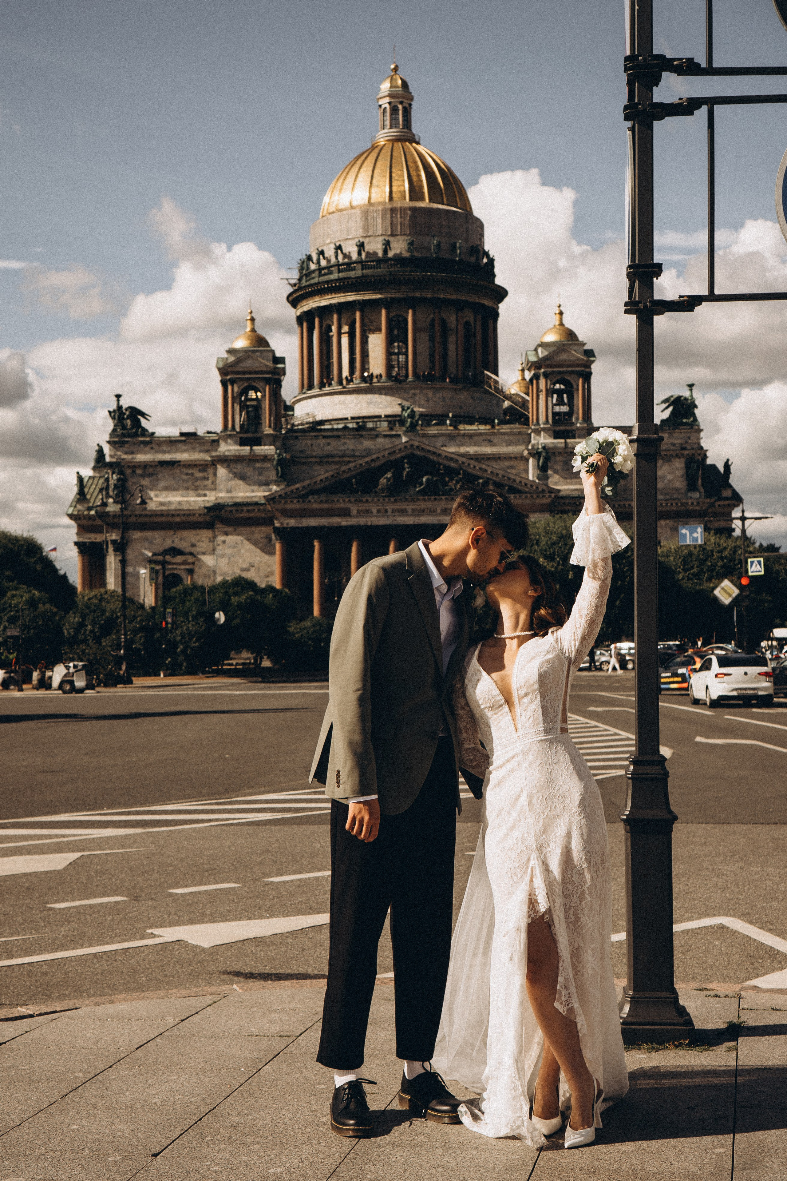 СВАДЕБНАЯ ПРОГУЛКА ВОЗЕ ИСАИКЕВСКОГО СОБОРА АСТОРИИ И ЗАКОНОДАЛЕТНОГО СОБРАНИЯ. Профессиональный фотограф, Санкт-Петербург — Виктория Богомолова
