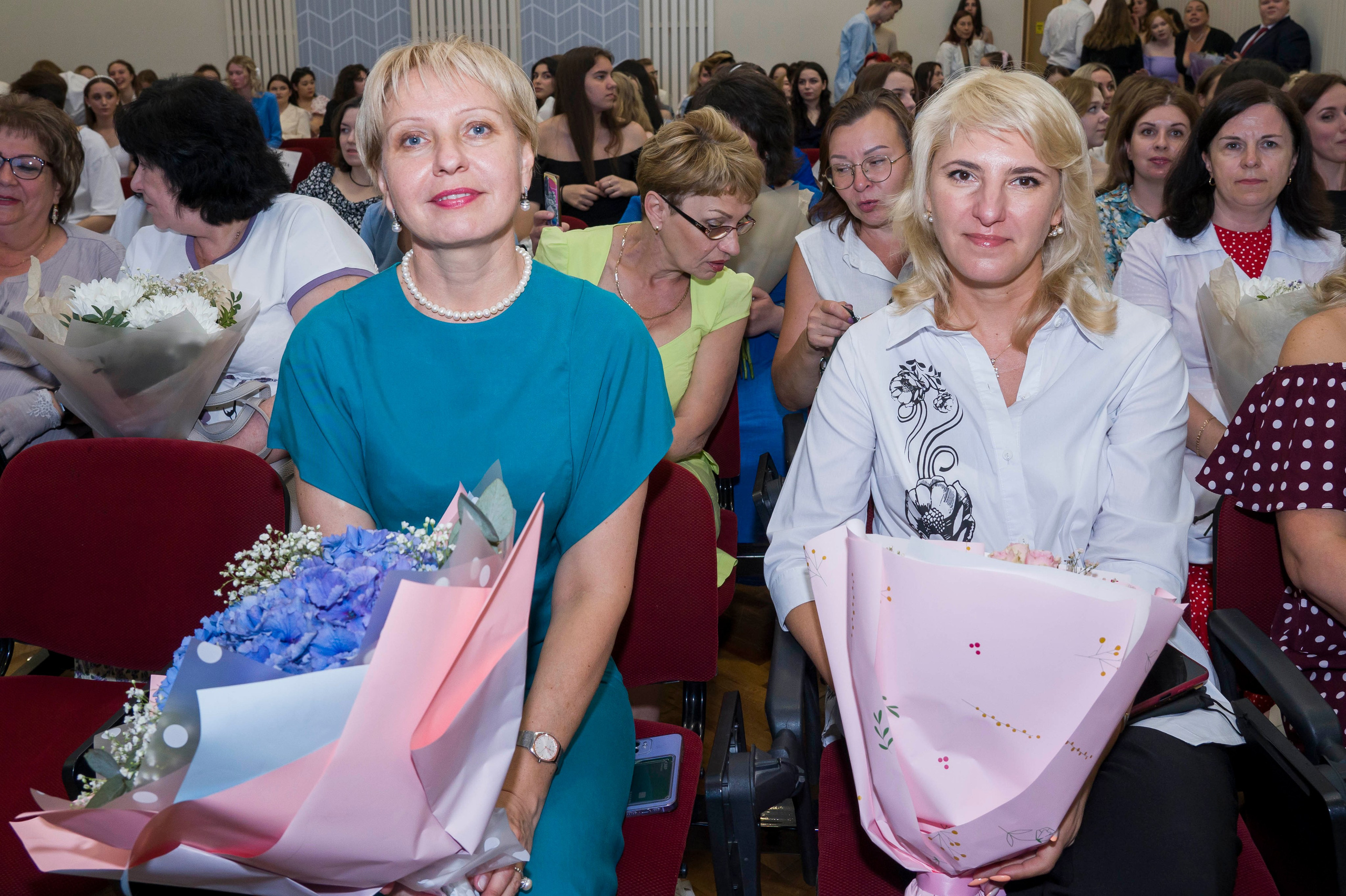 Выпускной в медколледже. Фотограф в Санкт-Петербурге. Репортажная и все съёмки для бизнеса