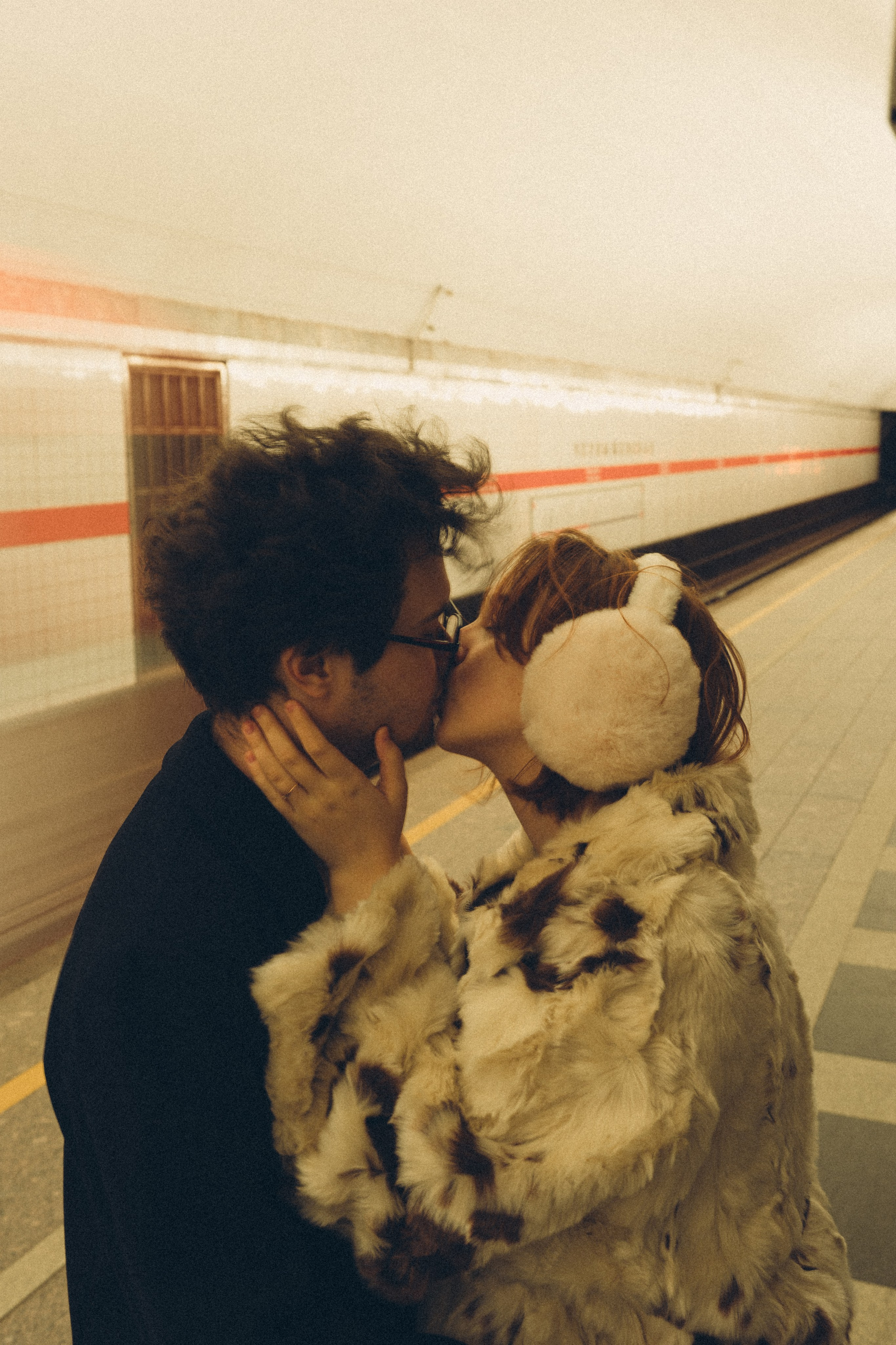 НОВОГОДНЯЯ ФОТОСЕСИИЯ ПАРЫ В МЕТРО ЛЮБОВЬ. Профессиональный фотограф, Санкт-Петербург — Виктория Богомолова