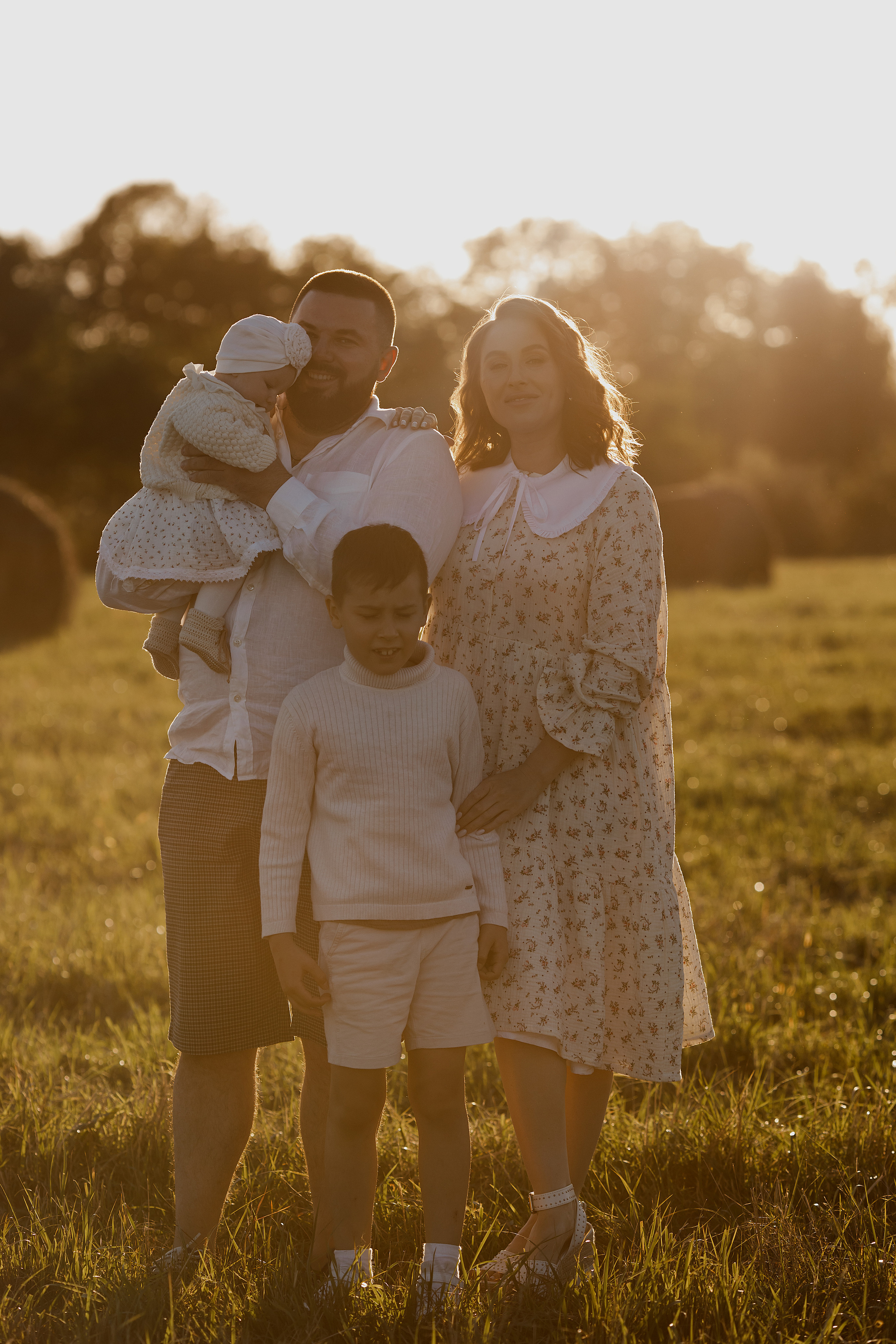 Семейная съемка в поле. Свадебный и семейный фотограф  во Владивостоке Ольга Украинец