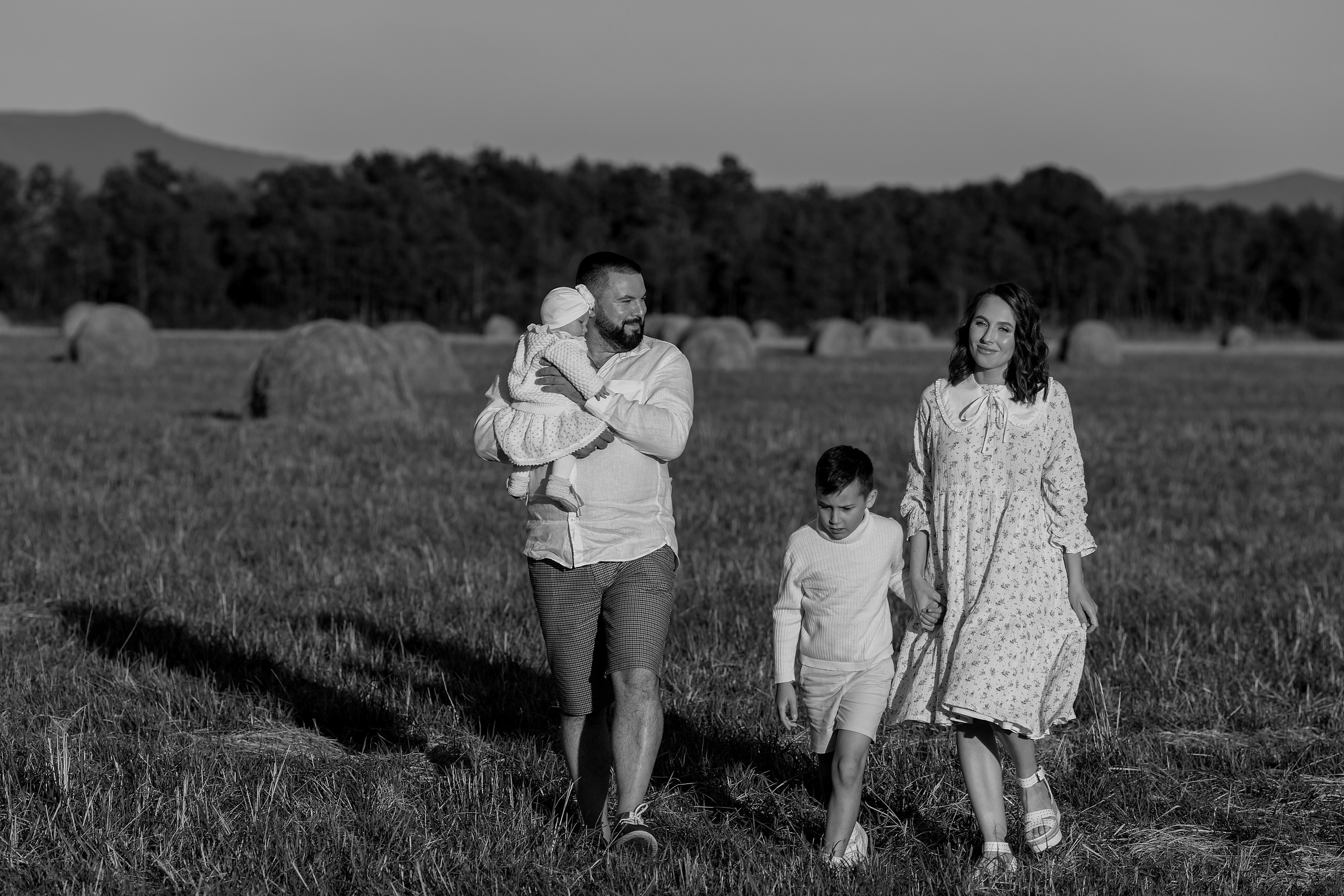 Семейная съемка в поле. Свадебный и семейный фотограф  во Владивостоке Ольга Украинец