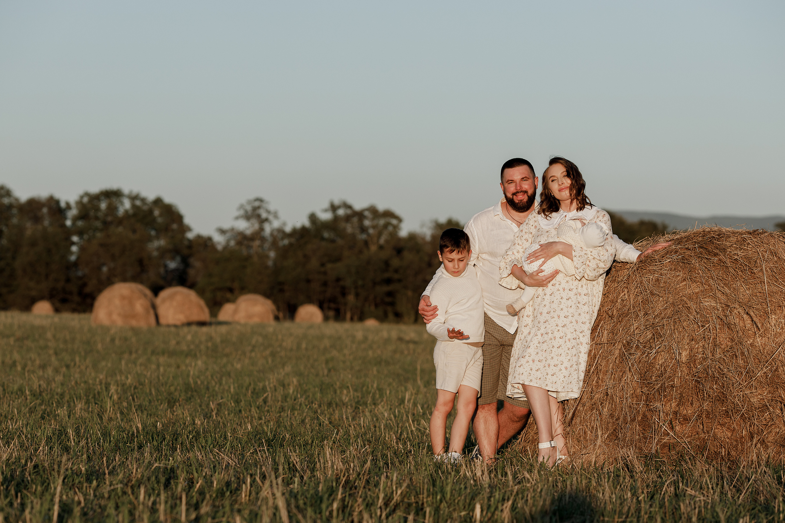 Семейная съемка в поле. Свадебный и семейный фотограф  во Владивостоке Ольга Украинец