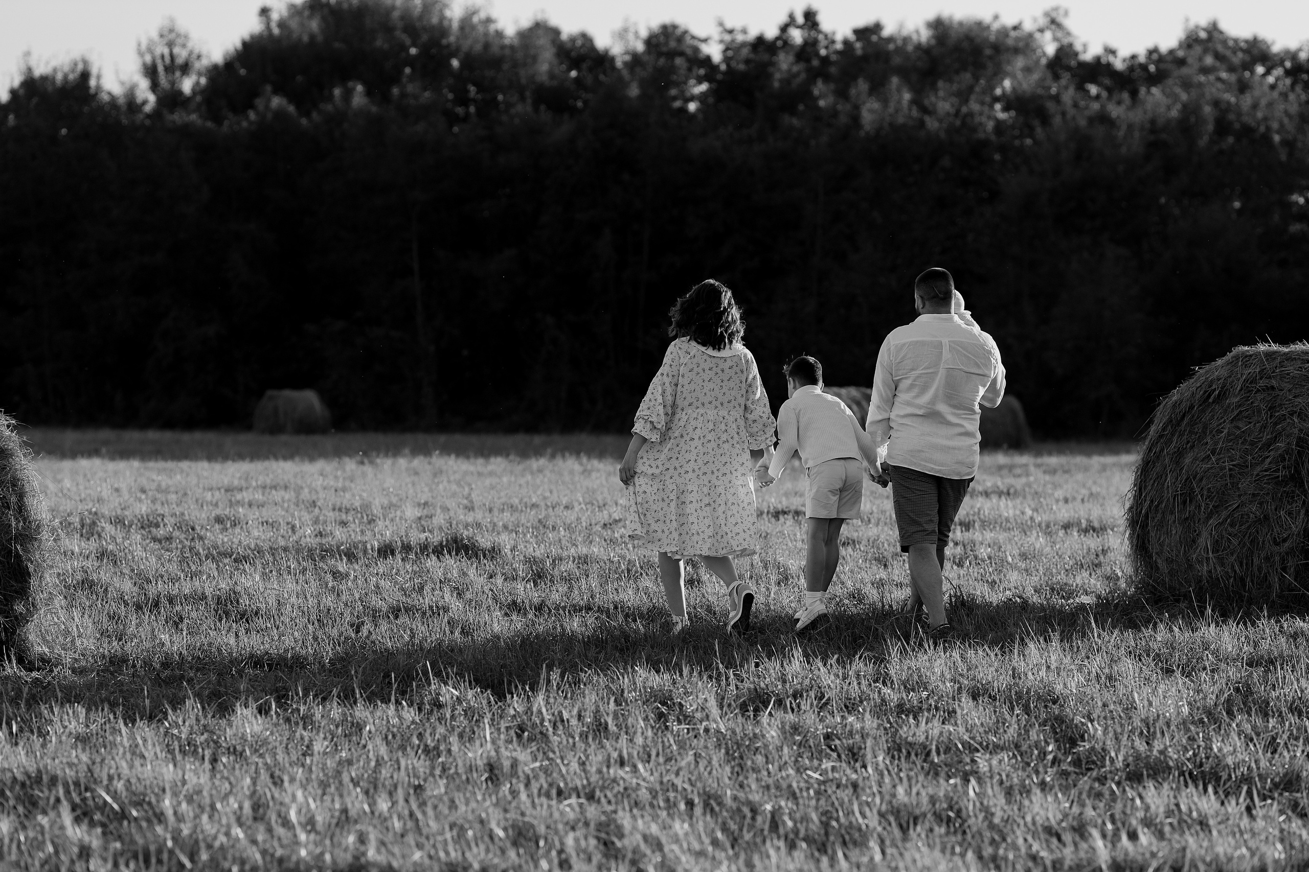 Семейная съемка в поле. Свадебный и семейный фотограф  во Владивостоке Ольга Украинец