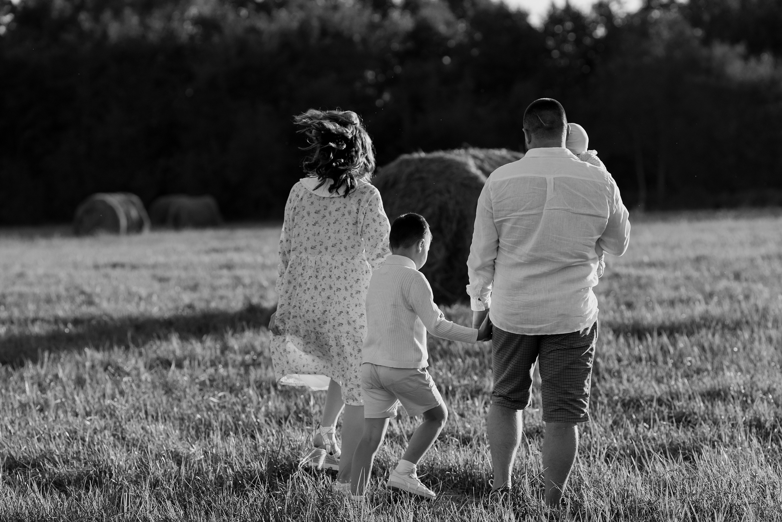 Семейная съемка в поле. Свадебный и семейный фотограф  во Владивостоке Ольга Украинец