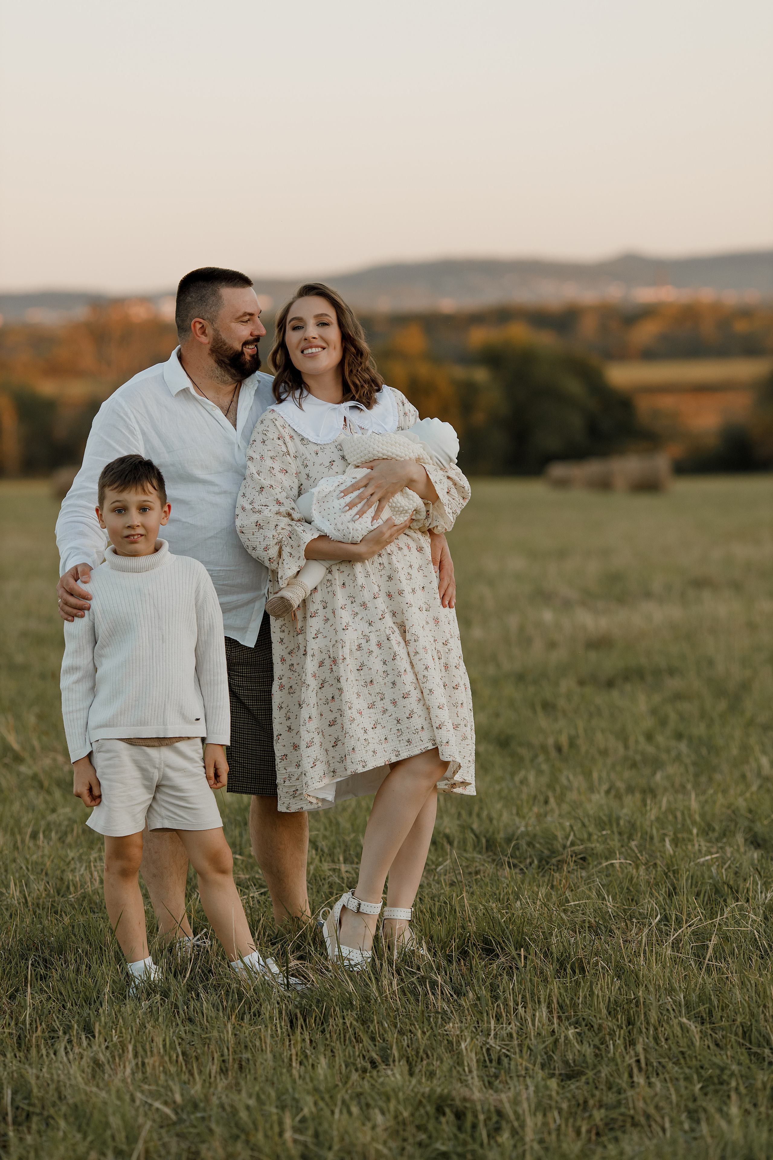 Семейная съемка в поле. Свадебный и семейный фотограф  во Владивостоке Ольга Украинец