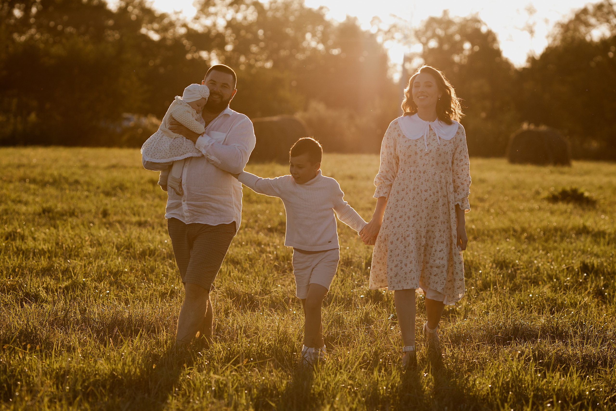 Семейная съемка в поле. Свадебный и семейный фотограф  во Владивостоке Ольга Украинец