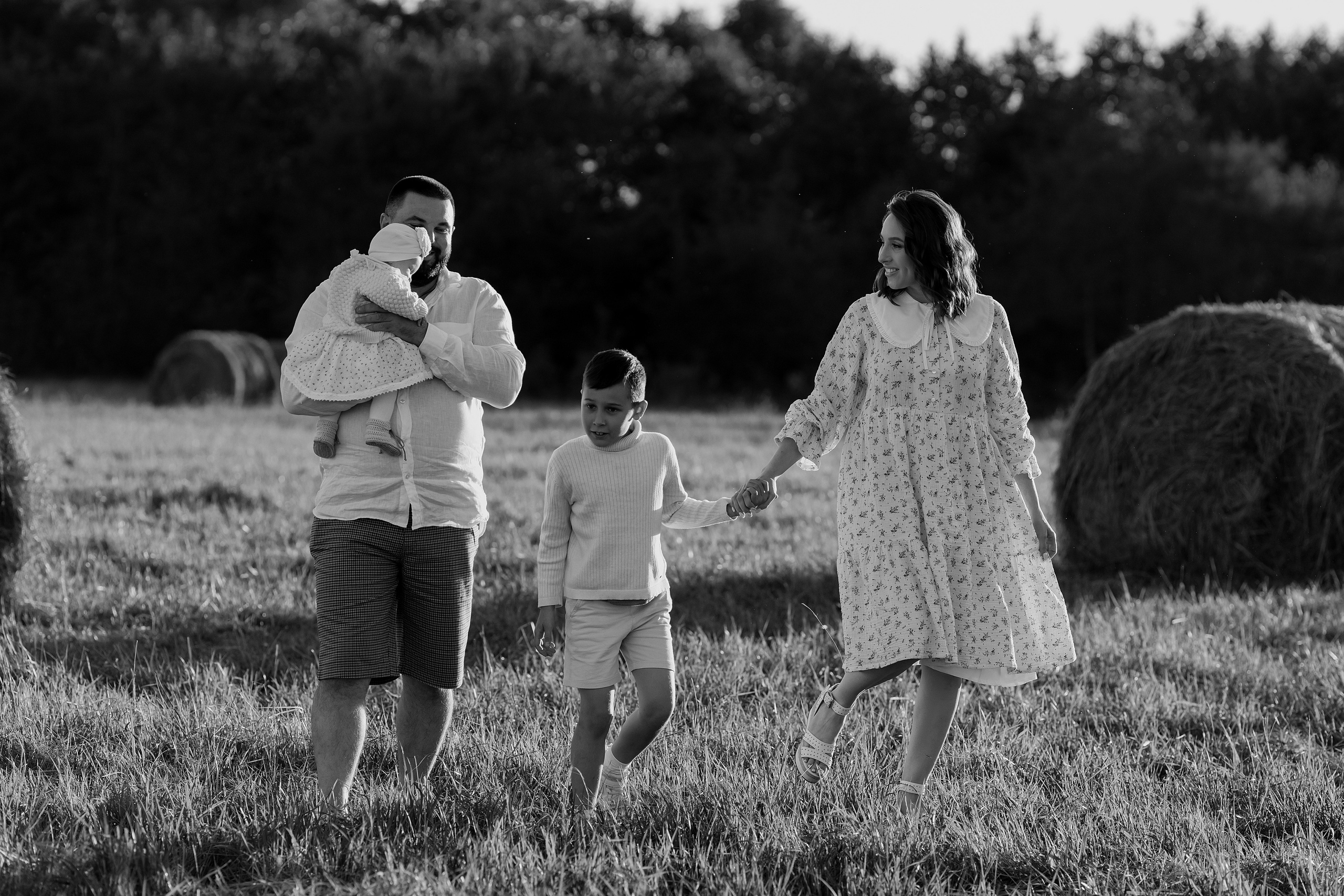 Семейная съемка в поле. Свадебный и семейный фотограф  во Владивостоке Ольга Украинец