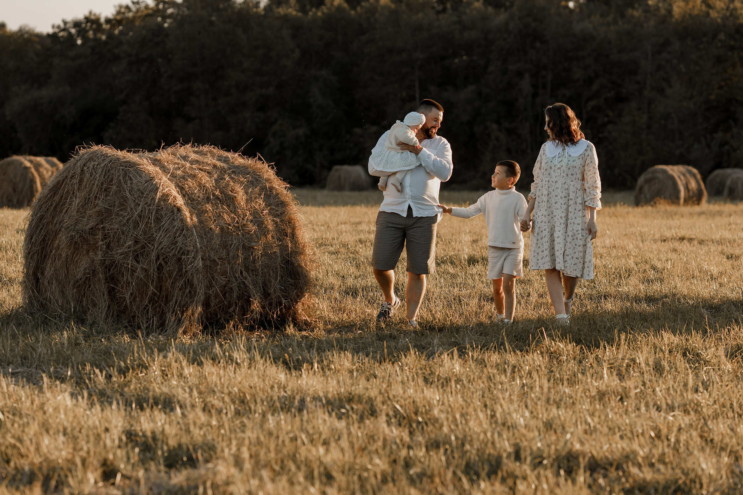 Семейная съемка в поле. Свадебный и семейный фотограф  во Владивостоке Ольга Украинец