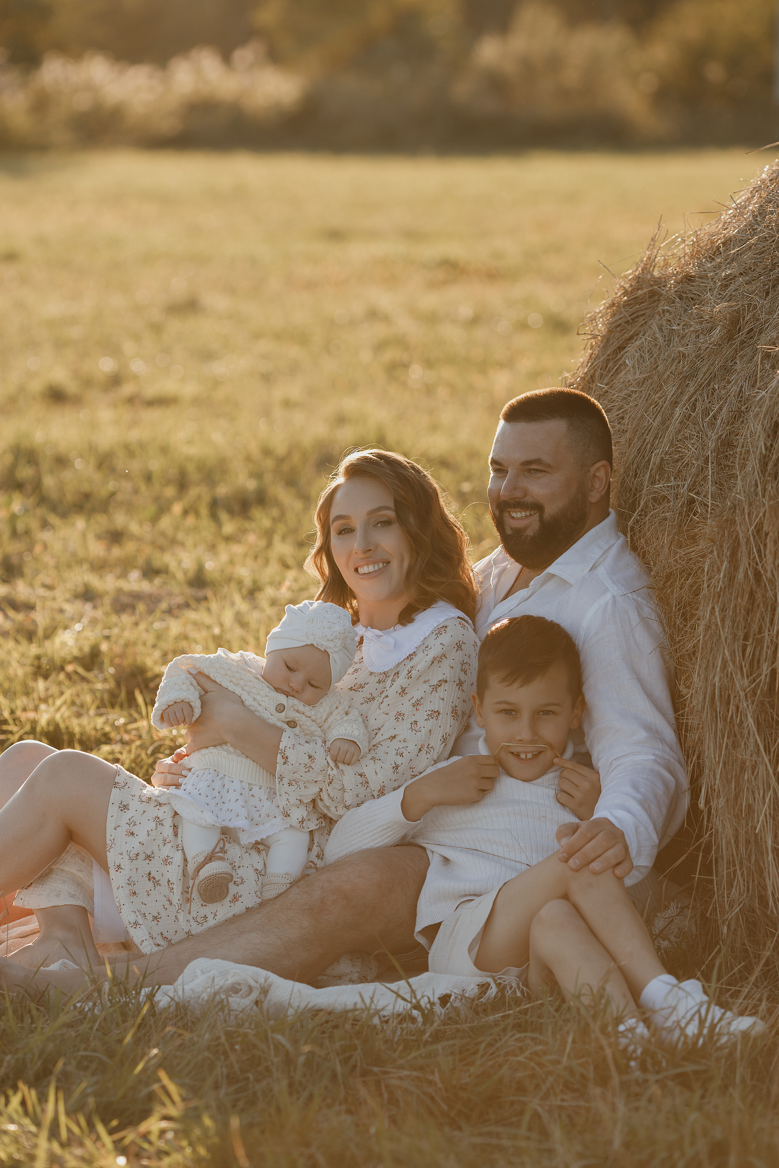 Семейная съемка в поле. Свадебный и семейный фотограф  во Владивостоке Ольга Украинец
