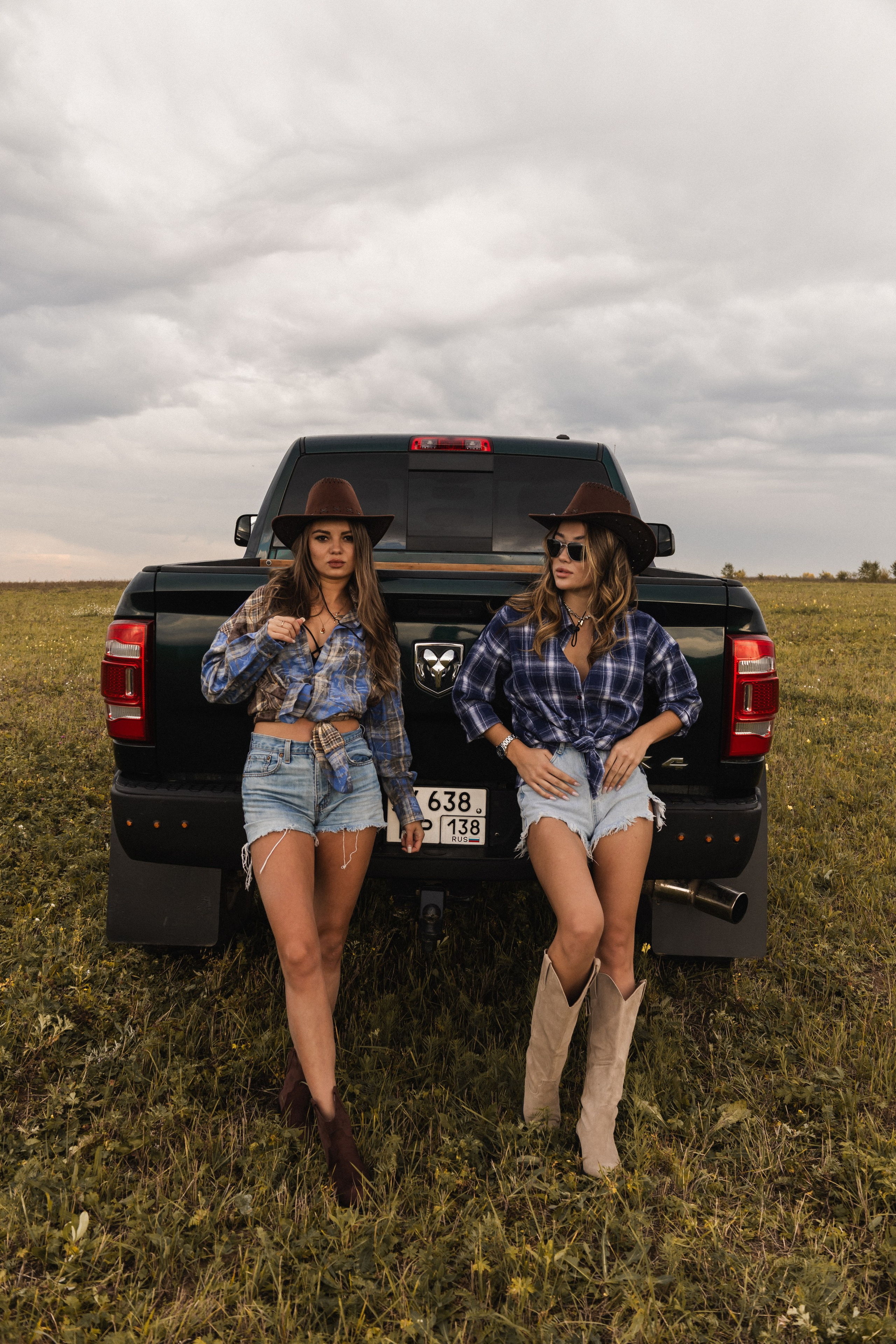 Алена и Оля. Главная