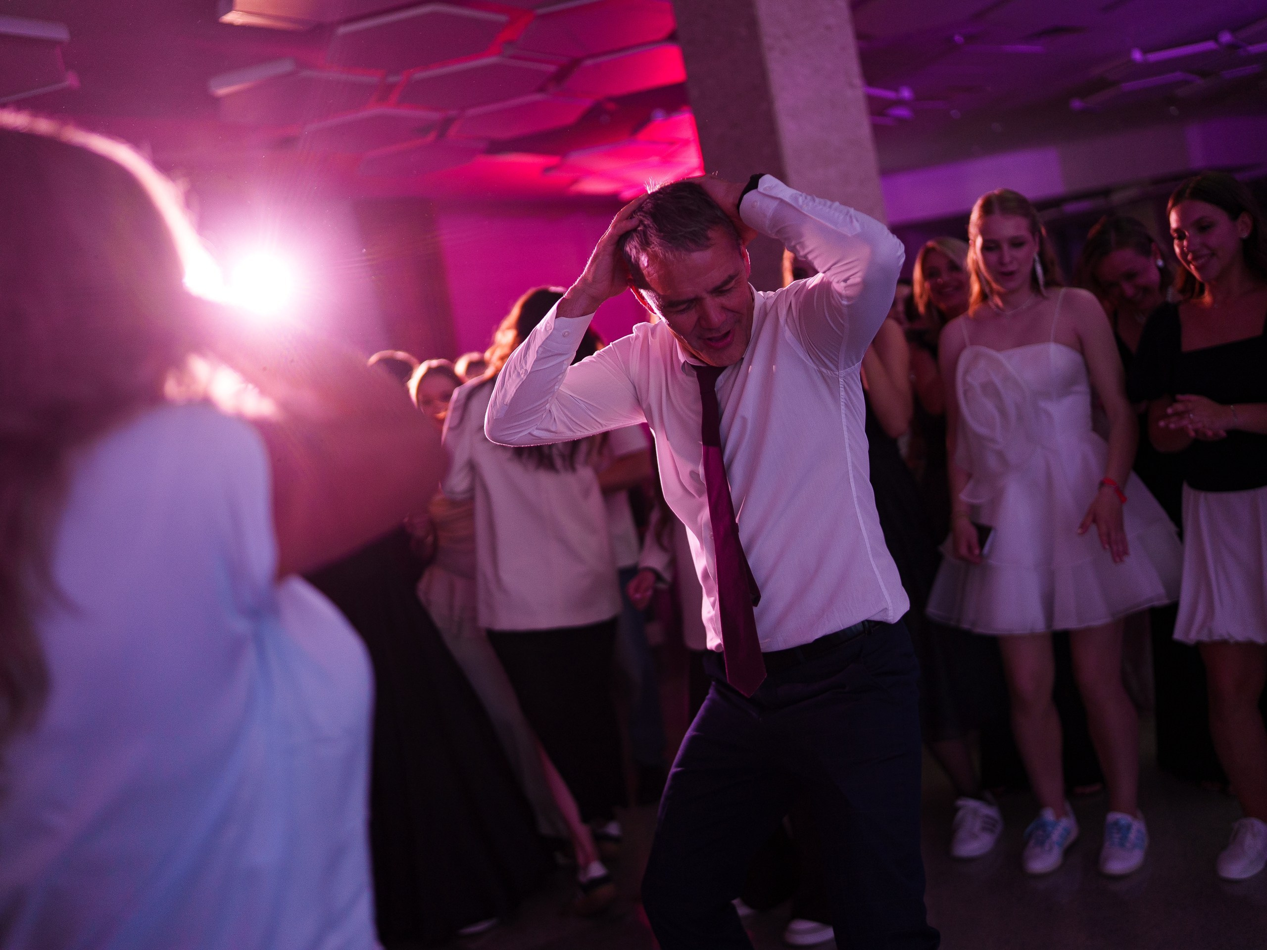 Фотограф на выпускной в Уфе — съёмка в Конгресс-холле для гимназии № 39