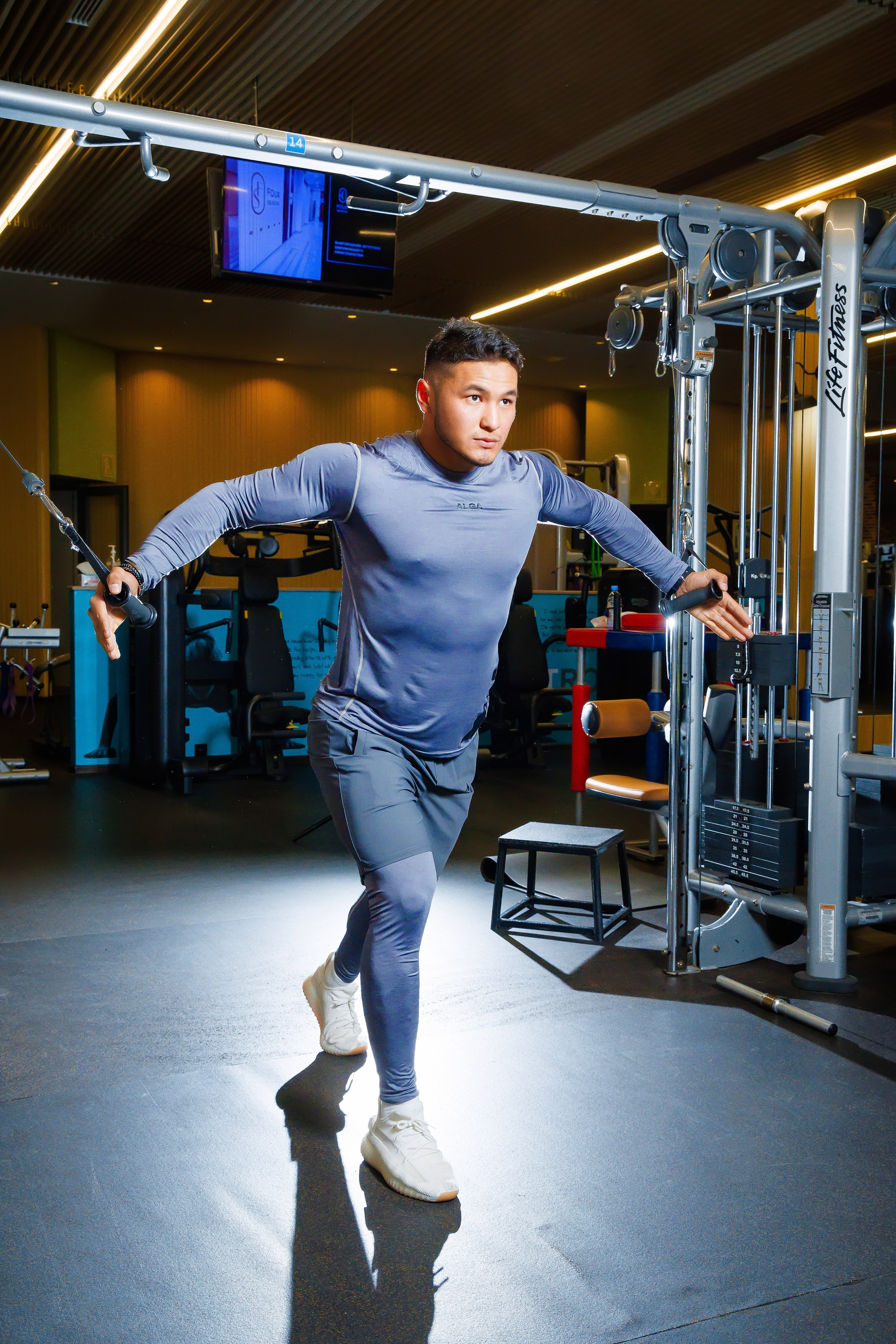 Спорт Зал Fitnespalace. Семейный и Свадебный фотограф в Астане Александр Астапов