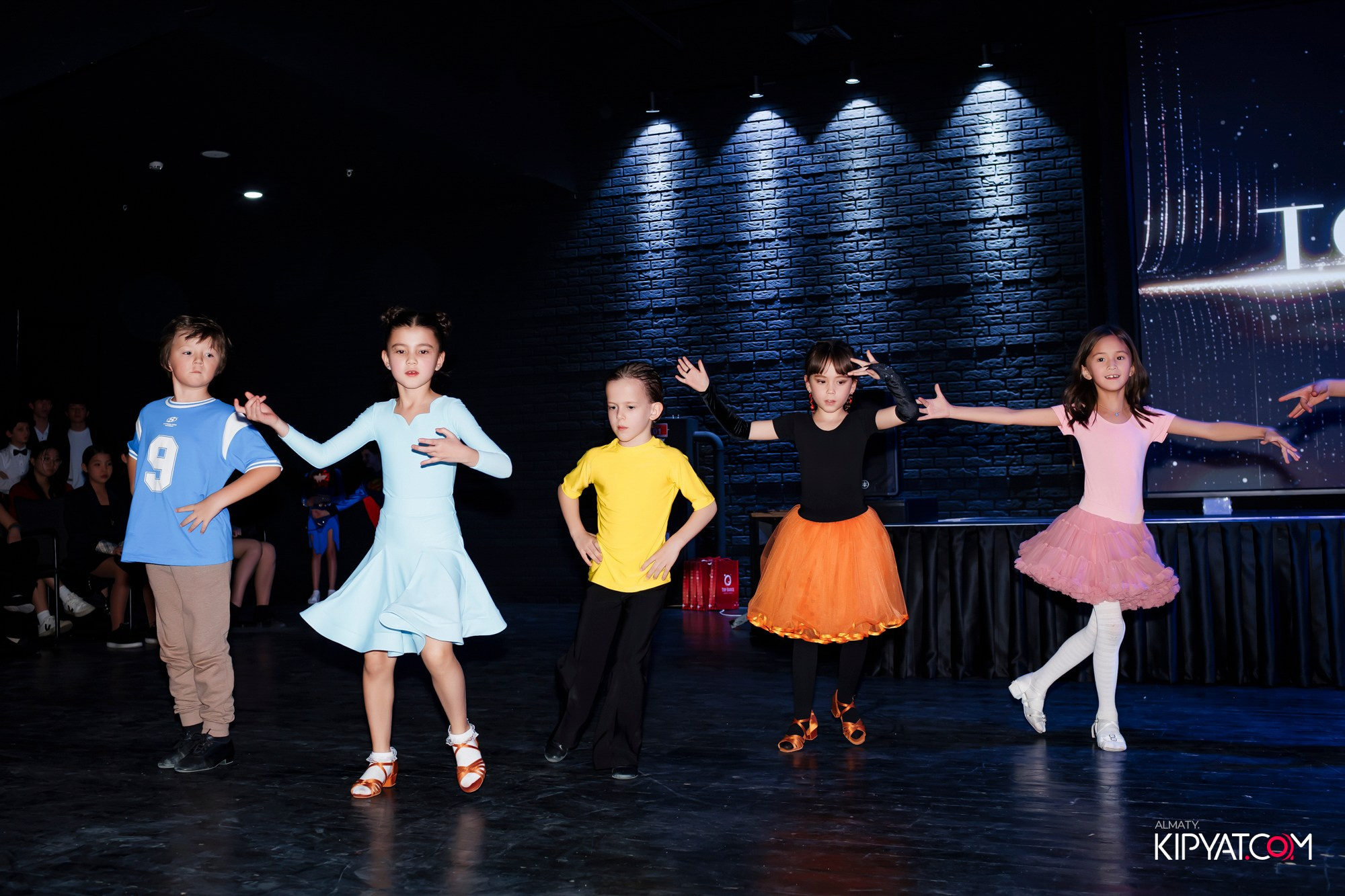 НОВОГОДНИЙ КОНЦЕРТ ШКОЛЫ ТАНЦА TOP DANCE. КИПЯТКОМ АЛМАТЫ! Фотосъемка мероприятий в Алматы