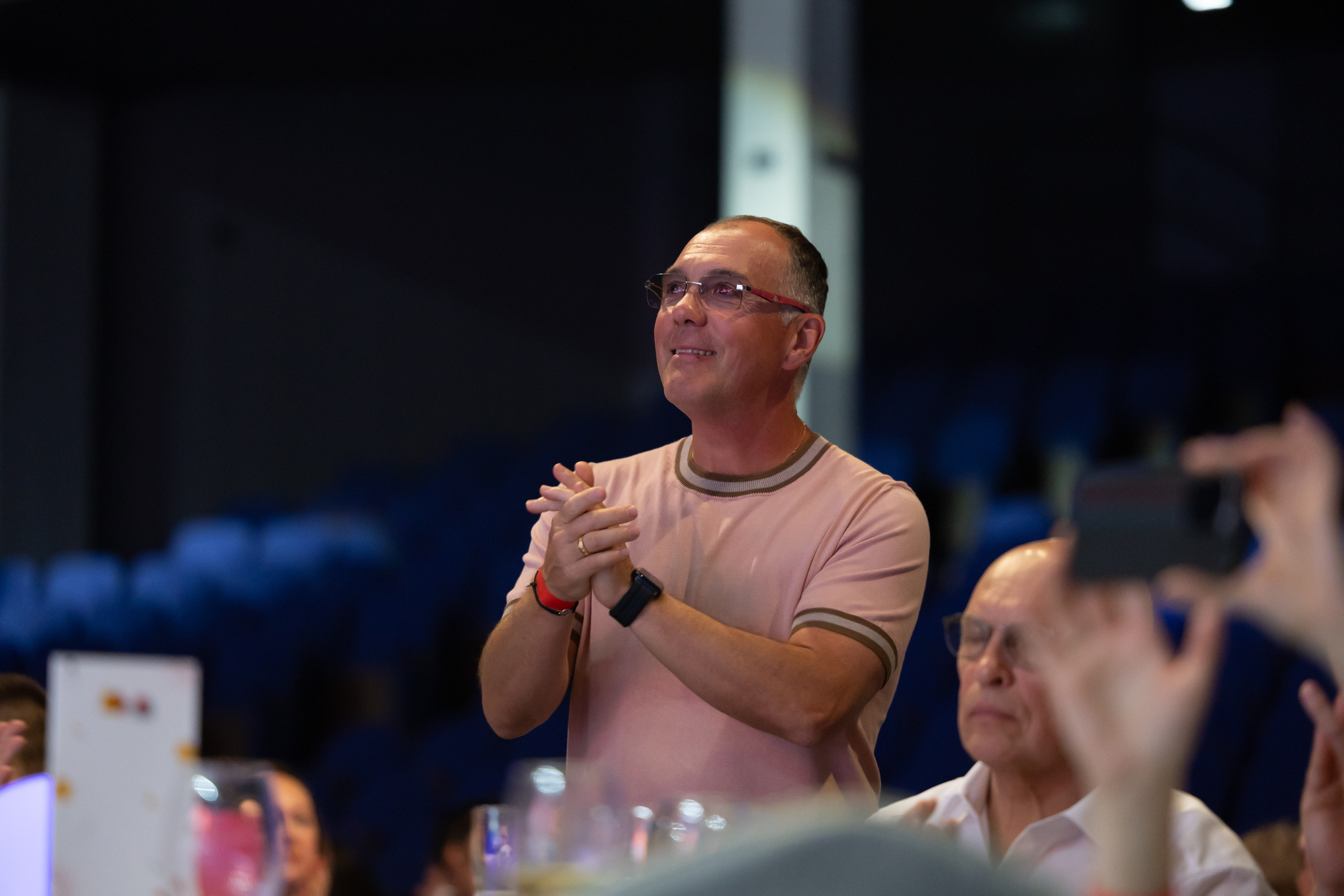 Оптик центр 25 лет. Фотограф свадебный, репортажный, индивидуальный, фото для маркетплейсов, брендов, автосалонов