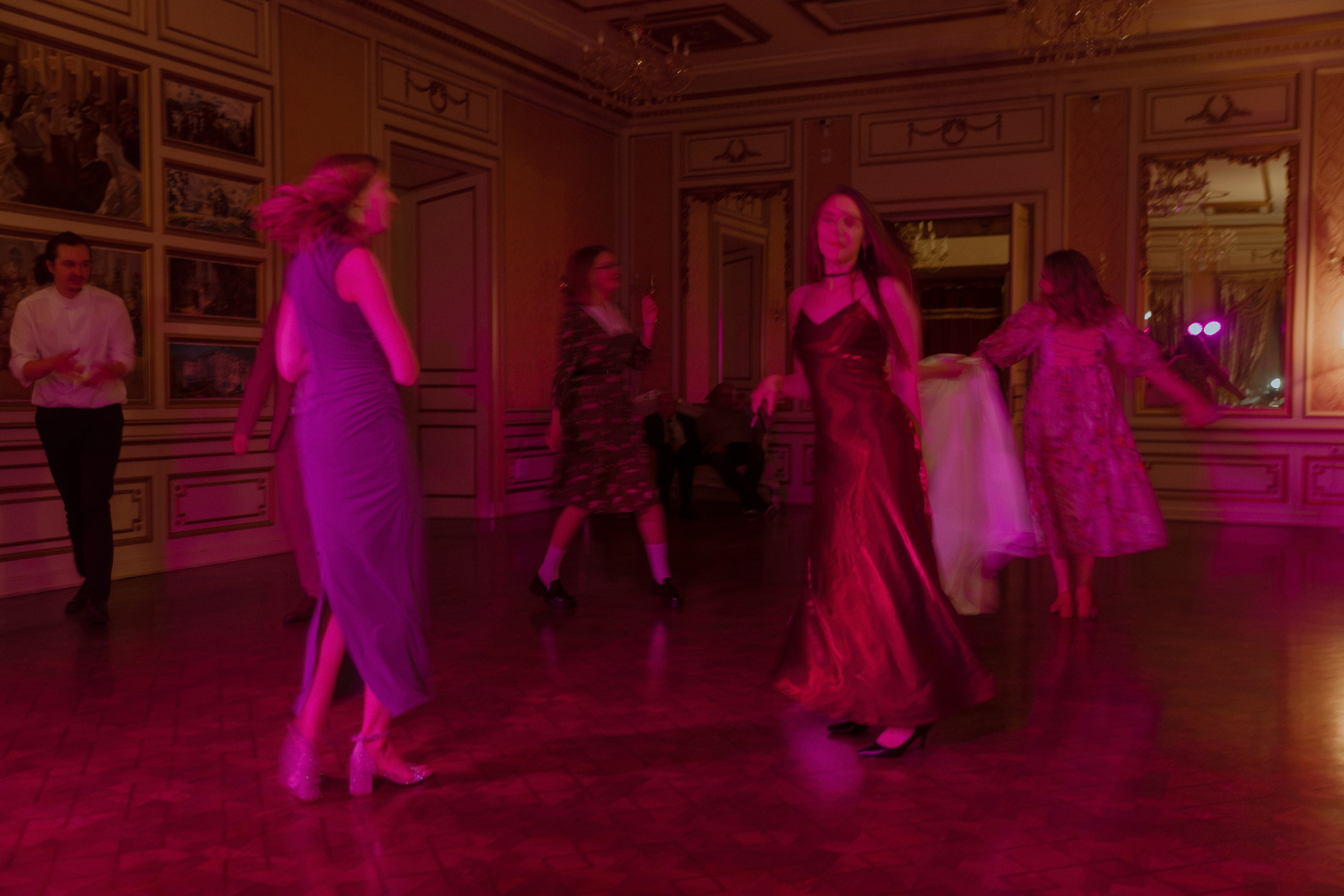 Welcome back to your own dinner party. Фотограф Лия Козловская Минск