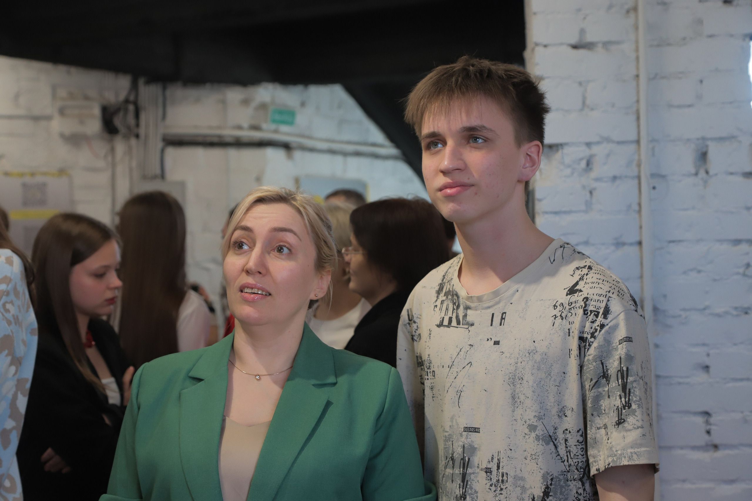 Выставка — проект «Мы начинаем путь!». АРТИКУЛ. Выпускные альбомы Нижний Тагил