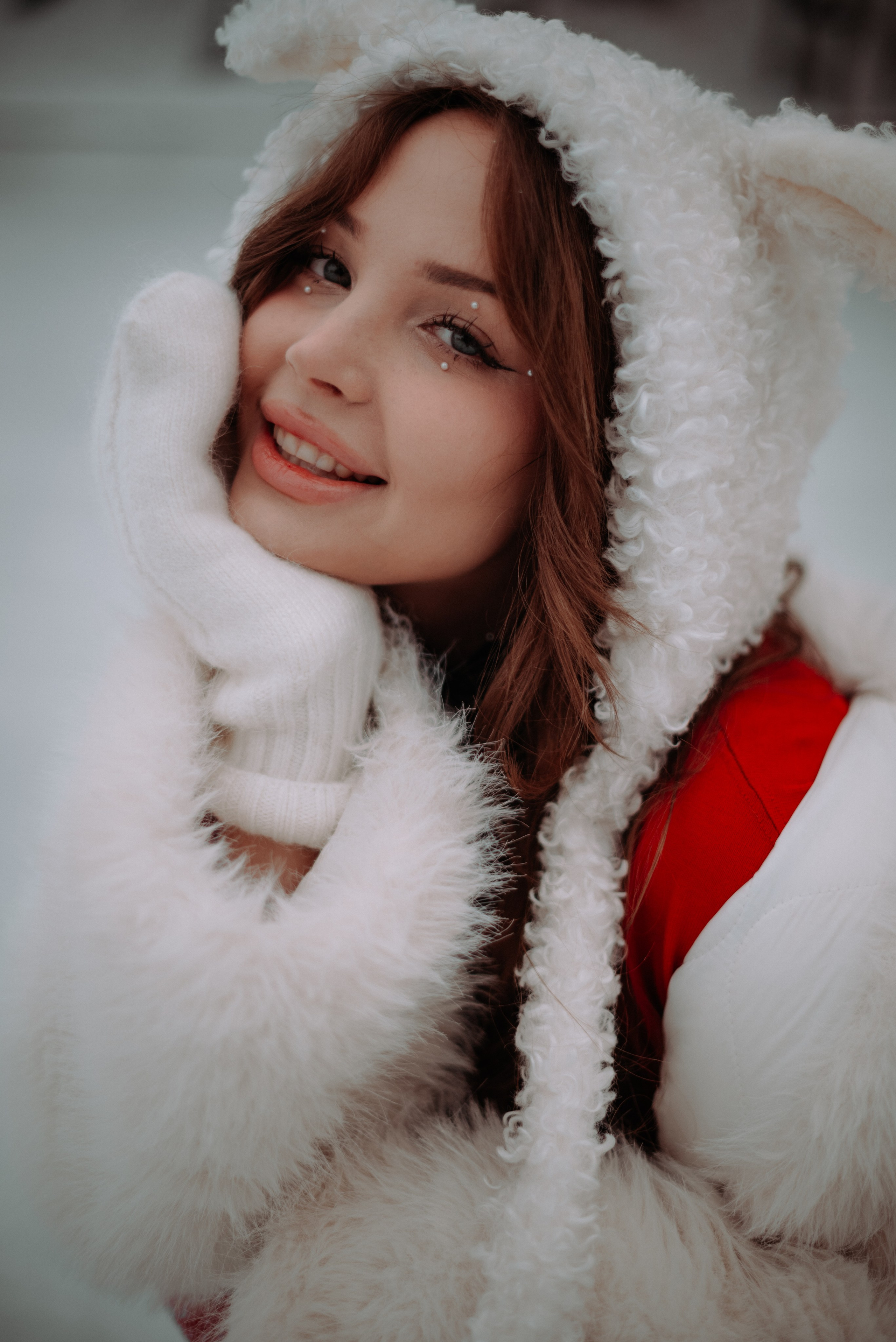 Ирина. Женский фотограф. Создатель украшений ручной работы. Модель