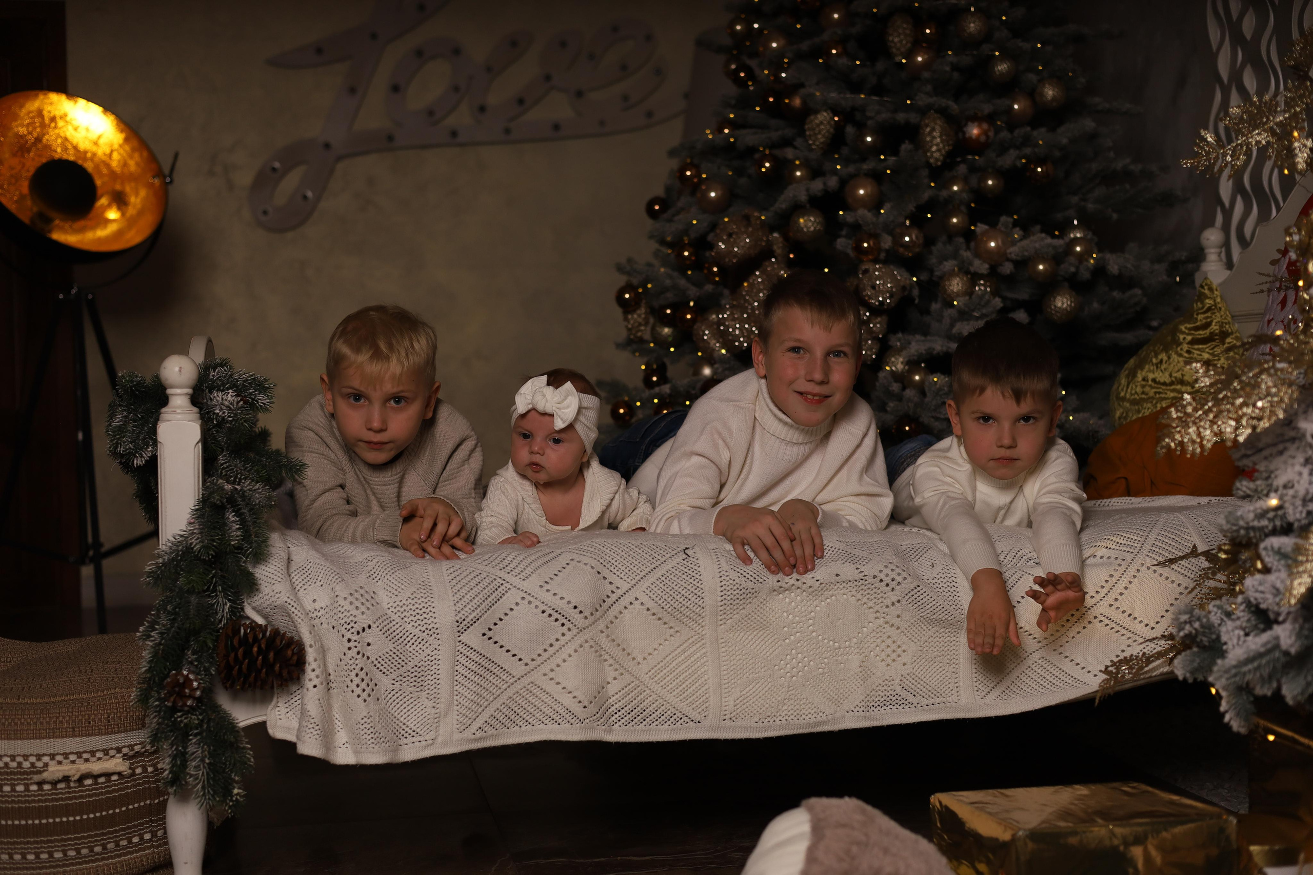 3 сыночка и лапочка-дочка. Детский сказочный фотограф Ярославль