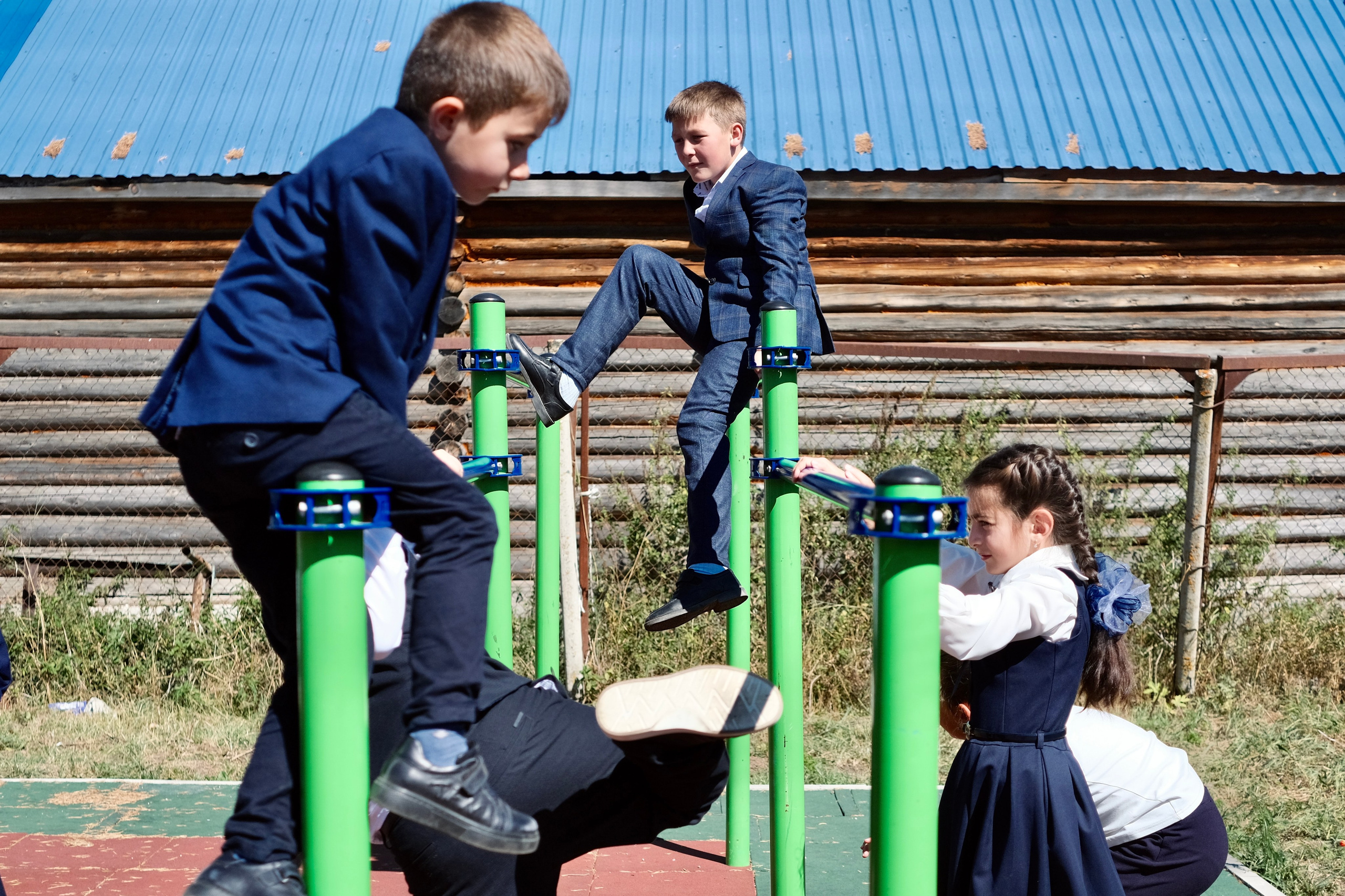 Средняя школа с. Архыз, Карачаево-Черкессия. Фотограф Евгений Андреев