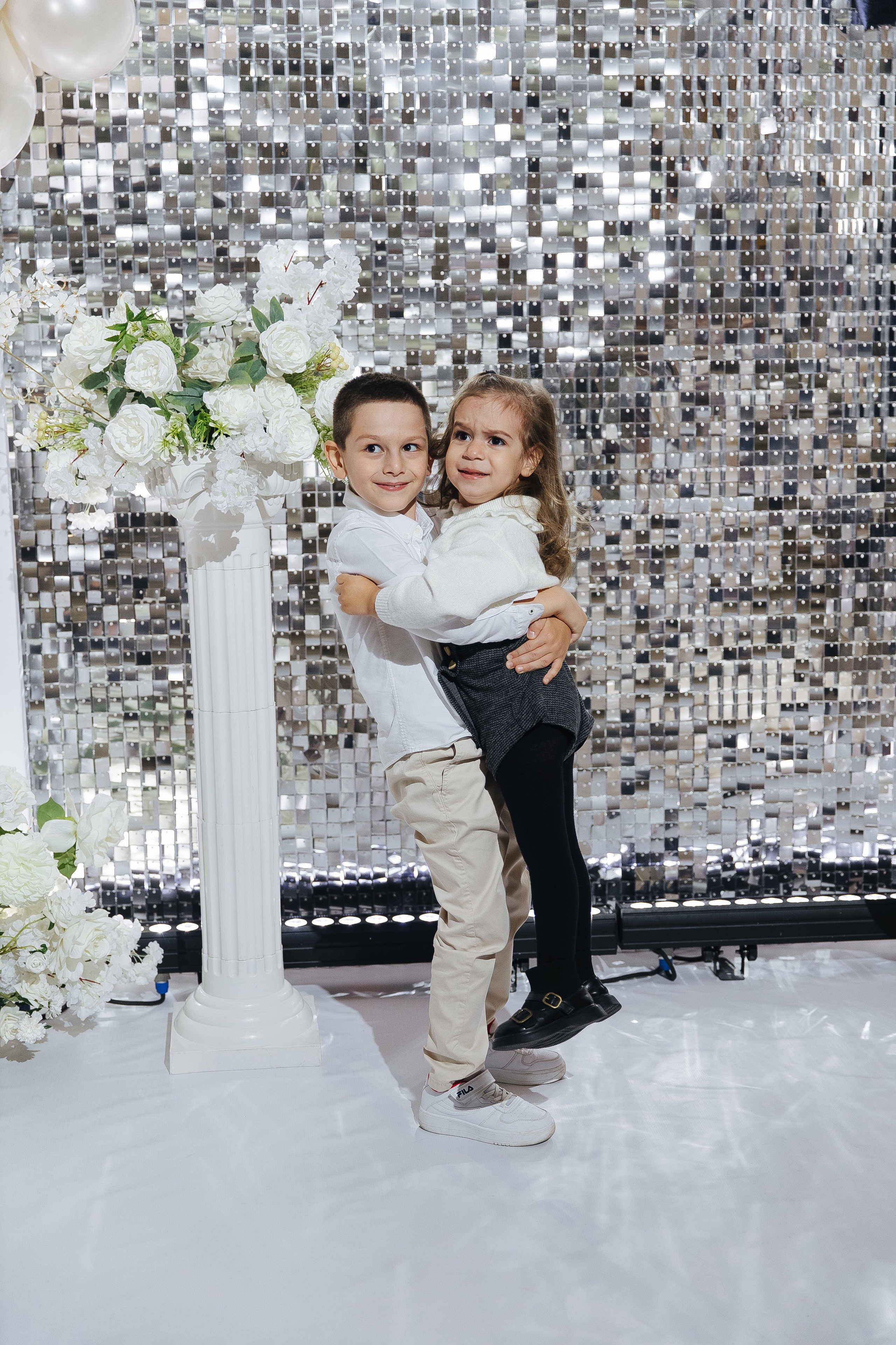 Ани и Назели. 35&5 День рождения, «Янтарь». Фотограф в Красноярске Надежда Воскресенская