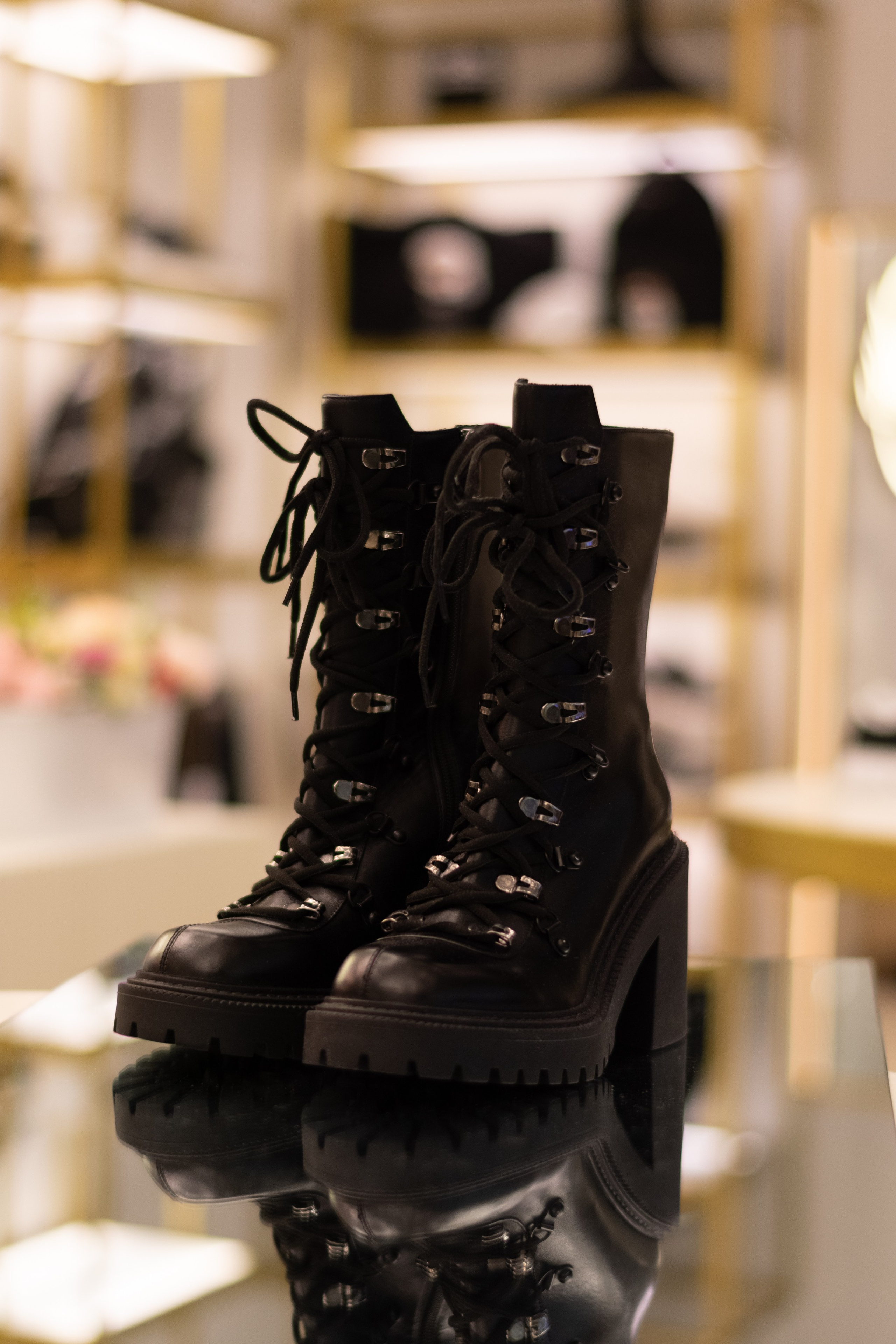 Для организаций. Предметная фотосессия для обувного магазина Capsula. Фотограф/видеограф Богдан Голованов