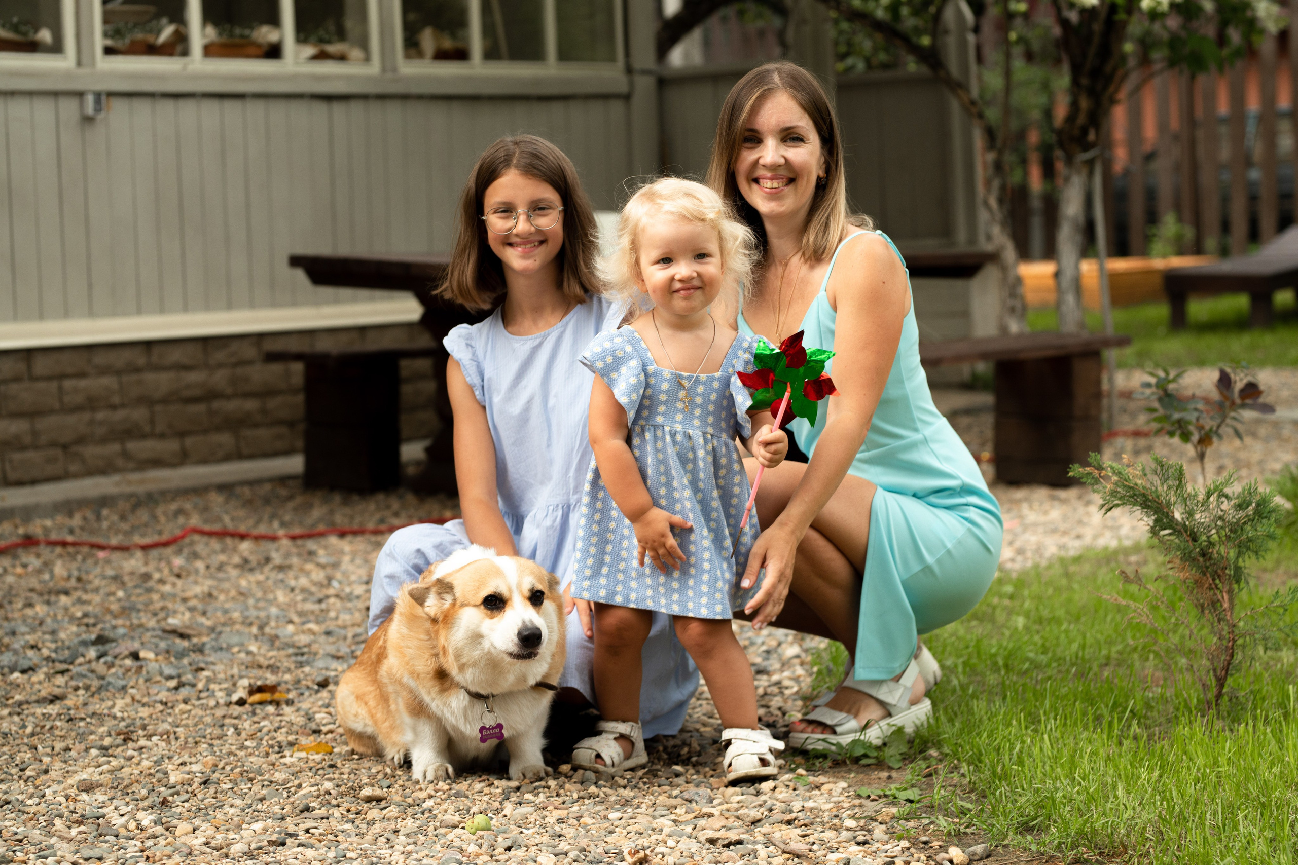 Семейная фотосессия на даче в Купавне. Фотограф в Железнодорожном и Балашихе