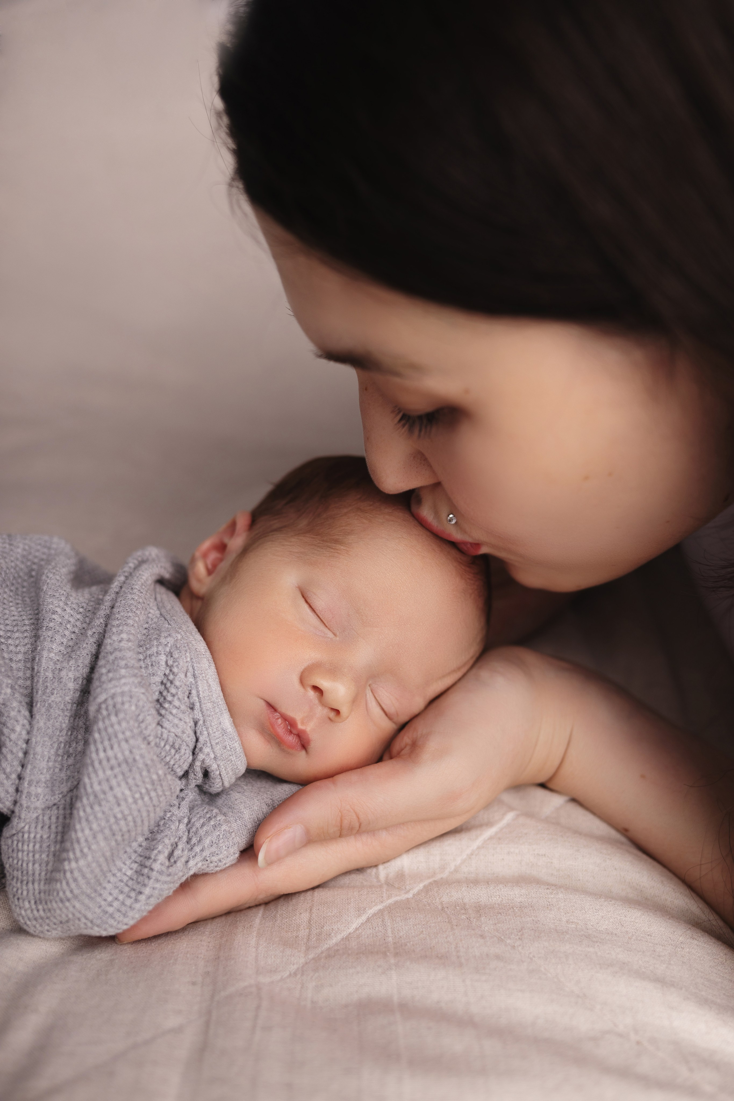 Newborn съемка в стиле Лайф. Фотограф новорожденных малышей в Омске и Омской области Эльвира Камаева