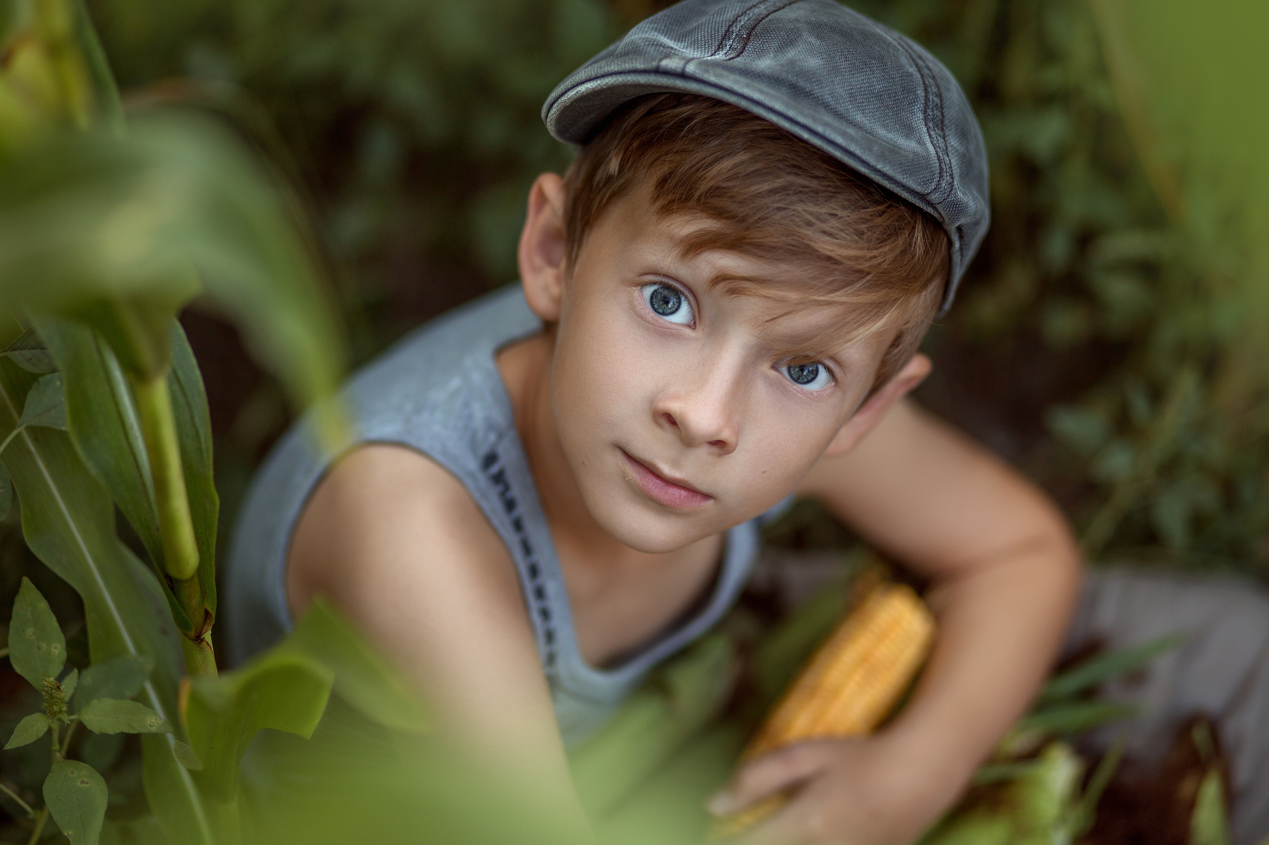 Савелий и кукуруза. Фотограф в Оренбурге Чопорова Тамара
