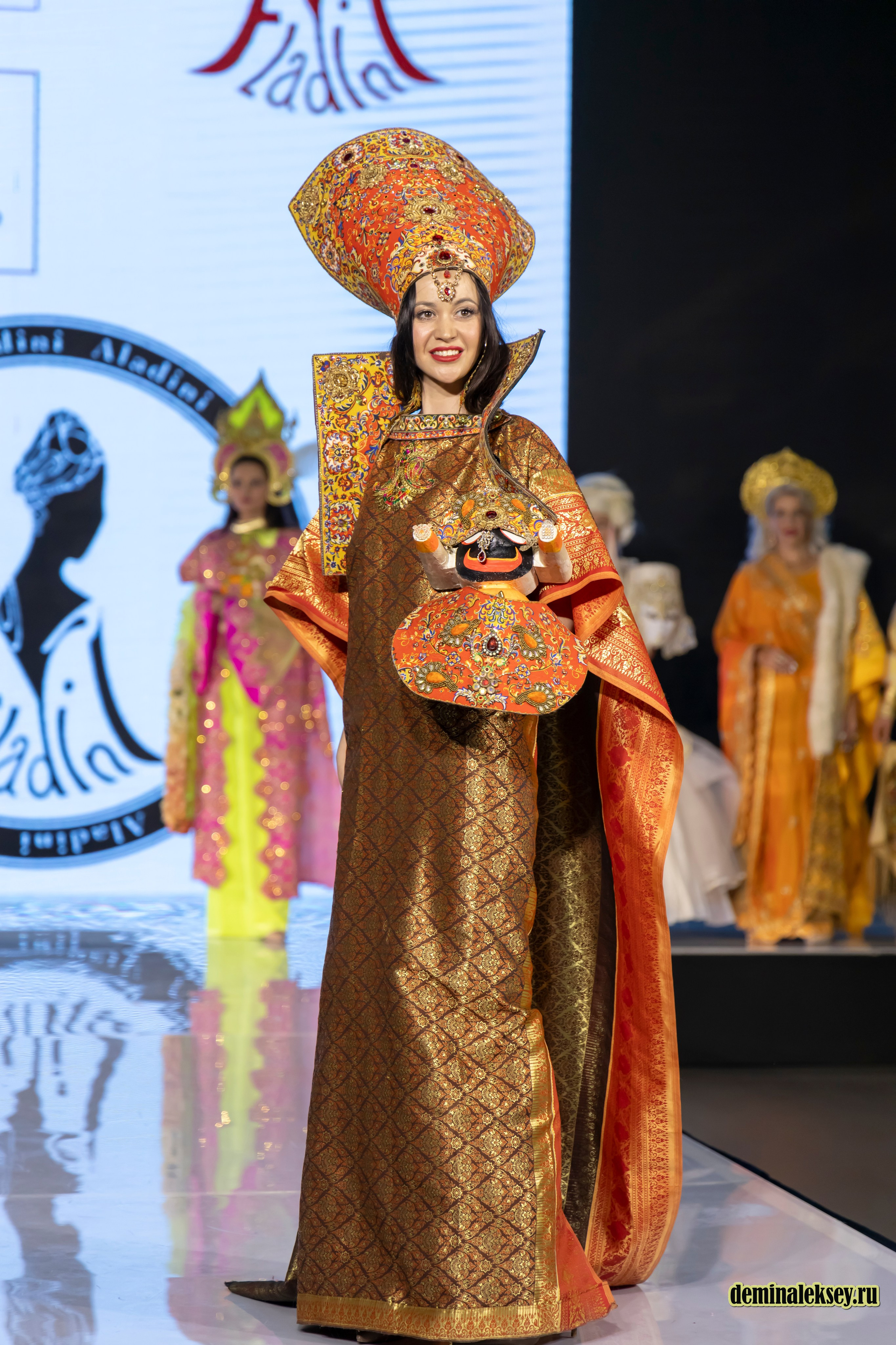 Показ бренда Аладини на выставке Уникальная Россия 2025. Репортажный, семейный и студийный фотограф в Москве Демин Алексей