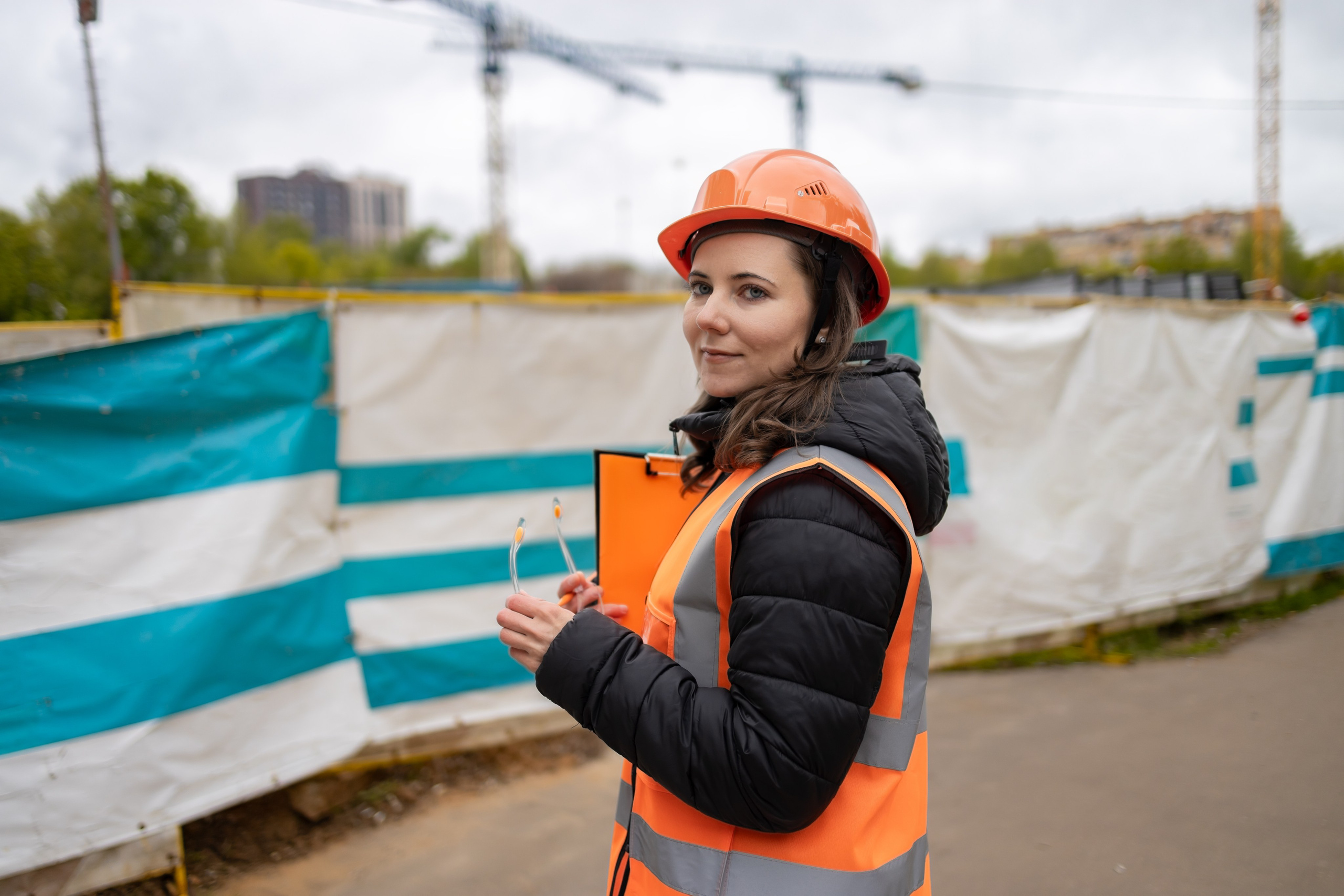 Фотосессия «Стройка» модель Ирина. Репортажный, семейный и студийный фотограф в Москве Демин Алексей