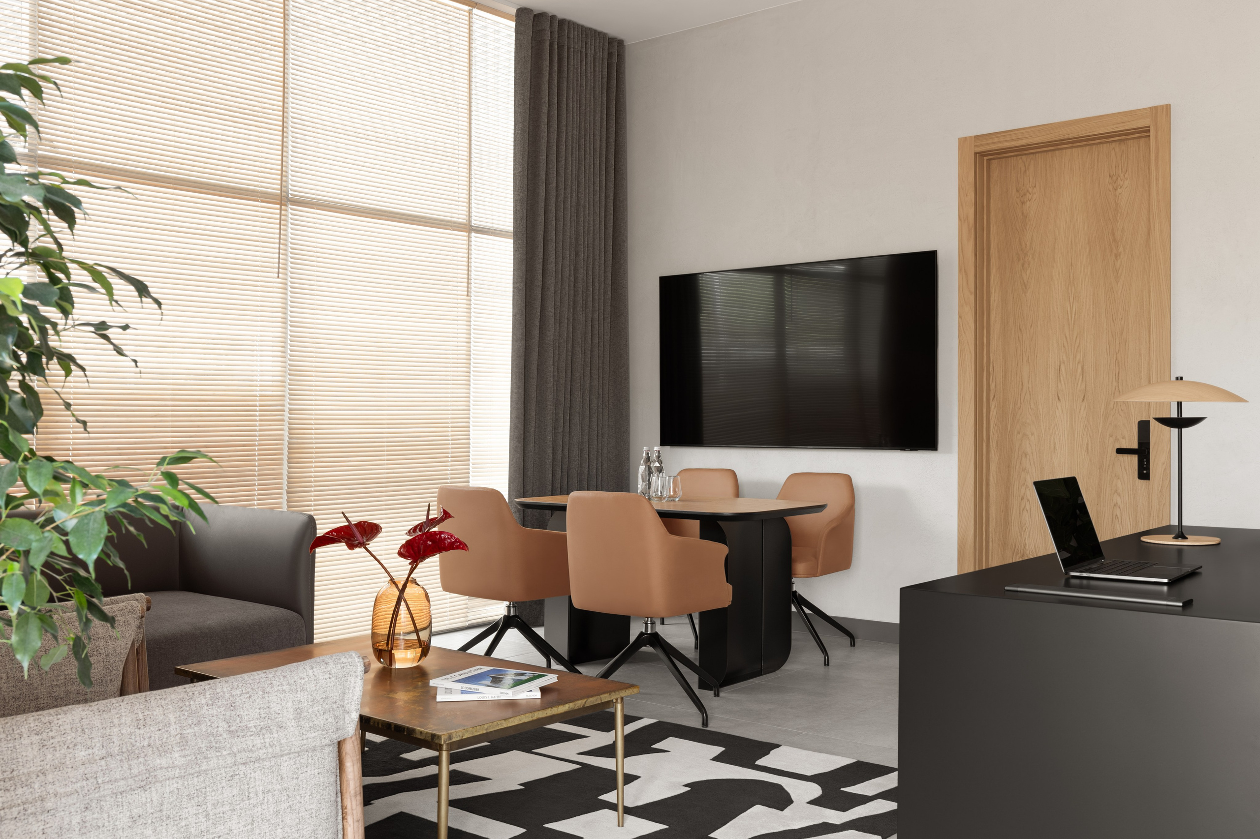 Алёна Красатулина — Allur Auto. Roman Yakunin — interior photographer in Almaty, Kazakhstan