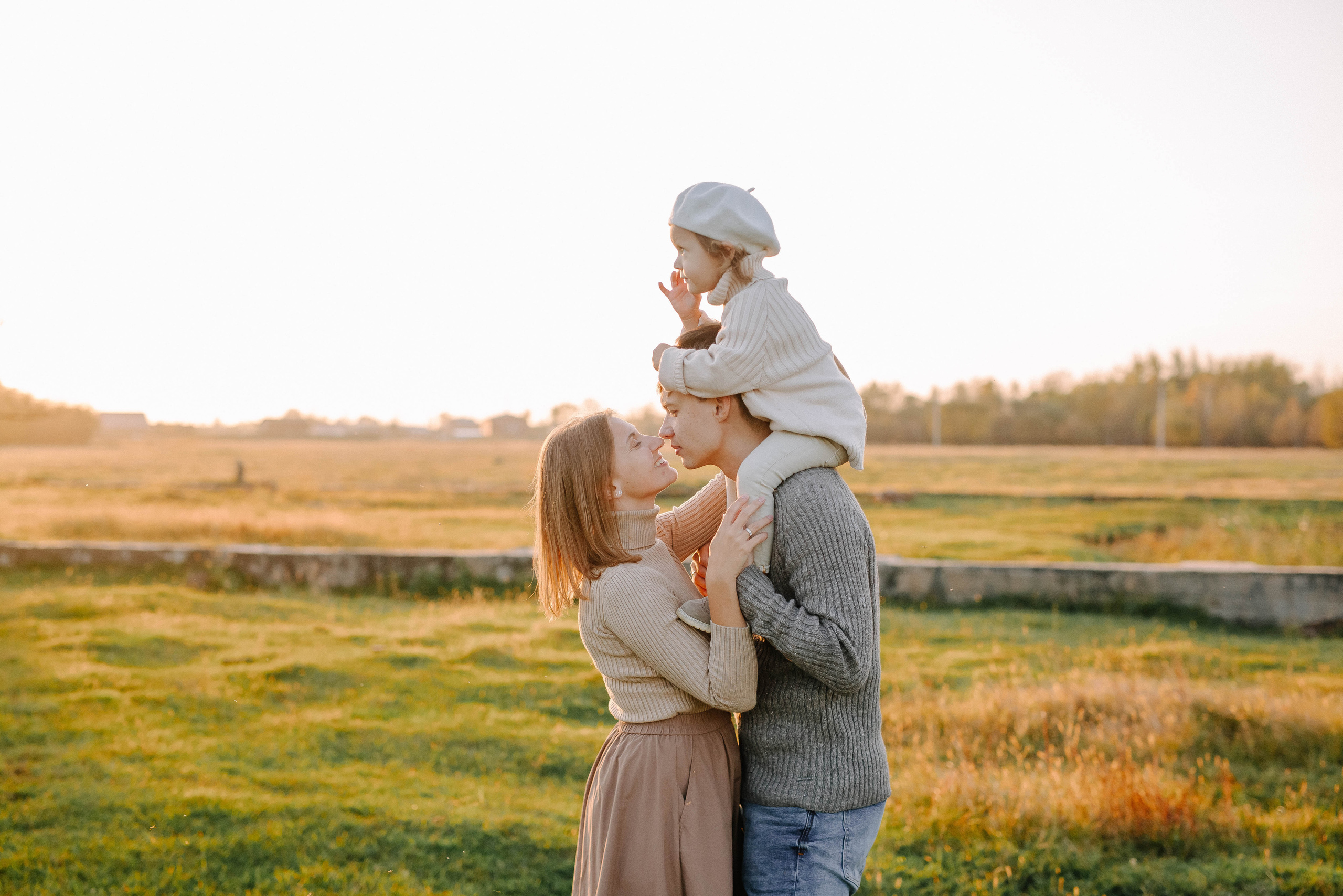Теплый осенний вечер. Свадебный и семейный фотограф Сасина Элина г.Хабаровск