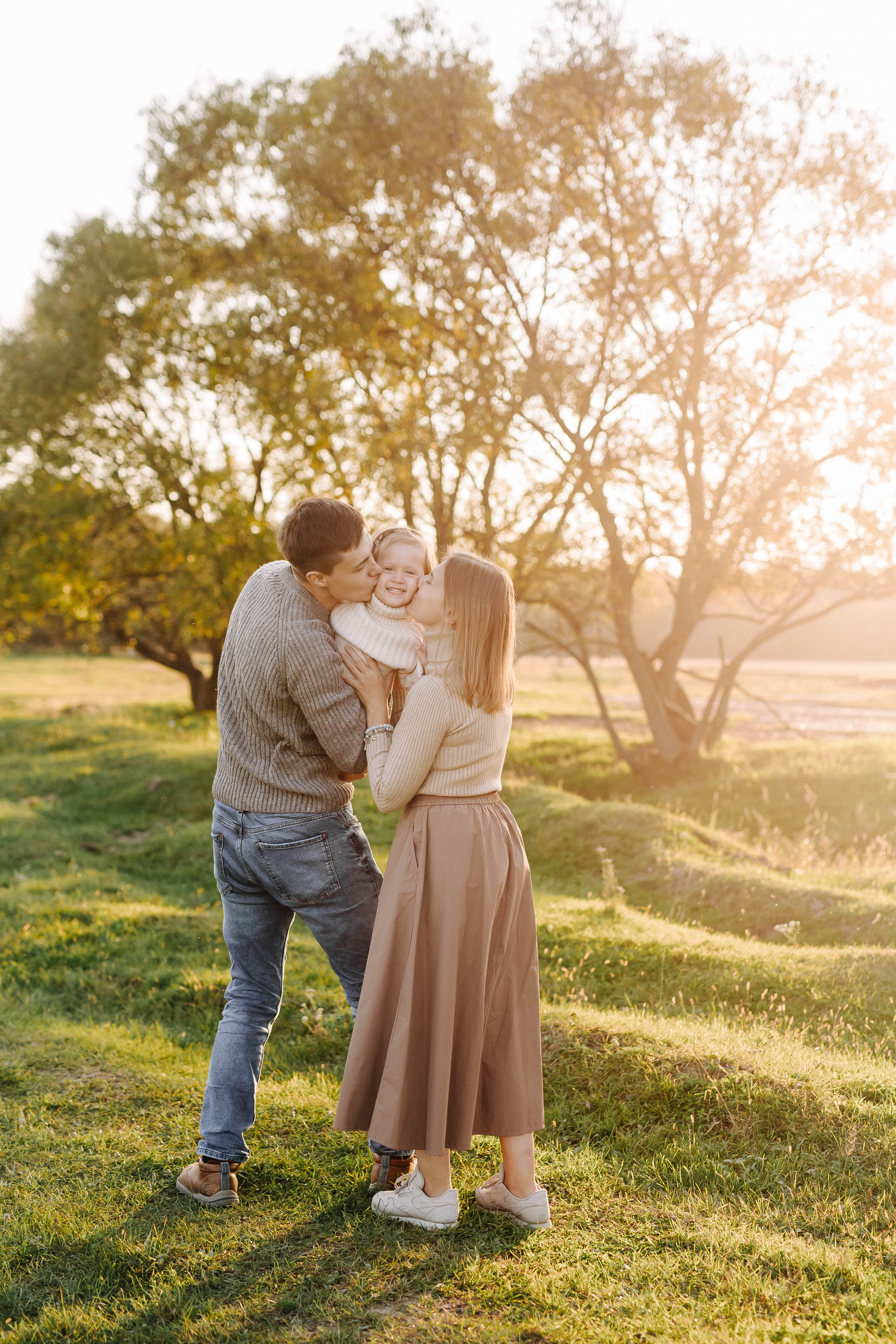 Теплый осенний вечер. Свадебный и семейный фотограф Сасина Элина г.Хабаровск