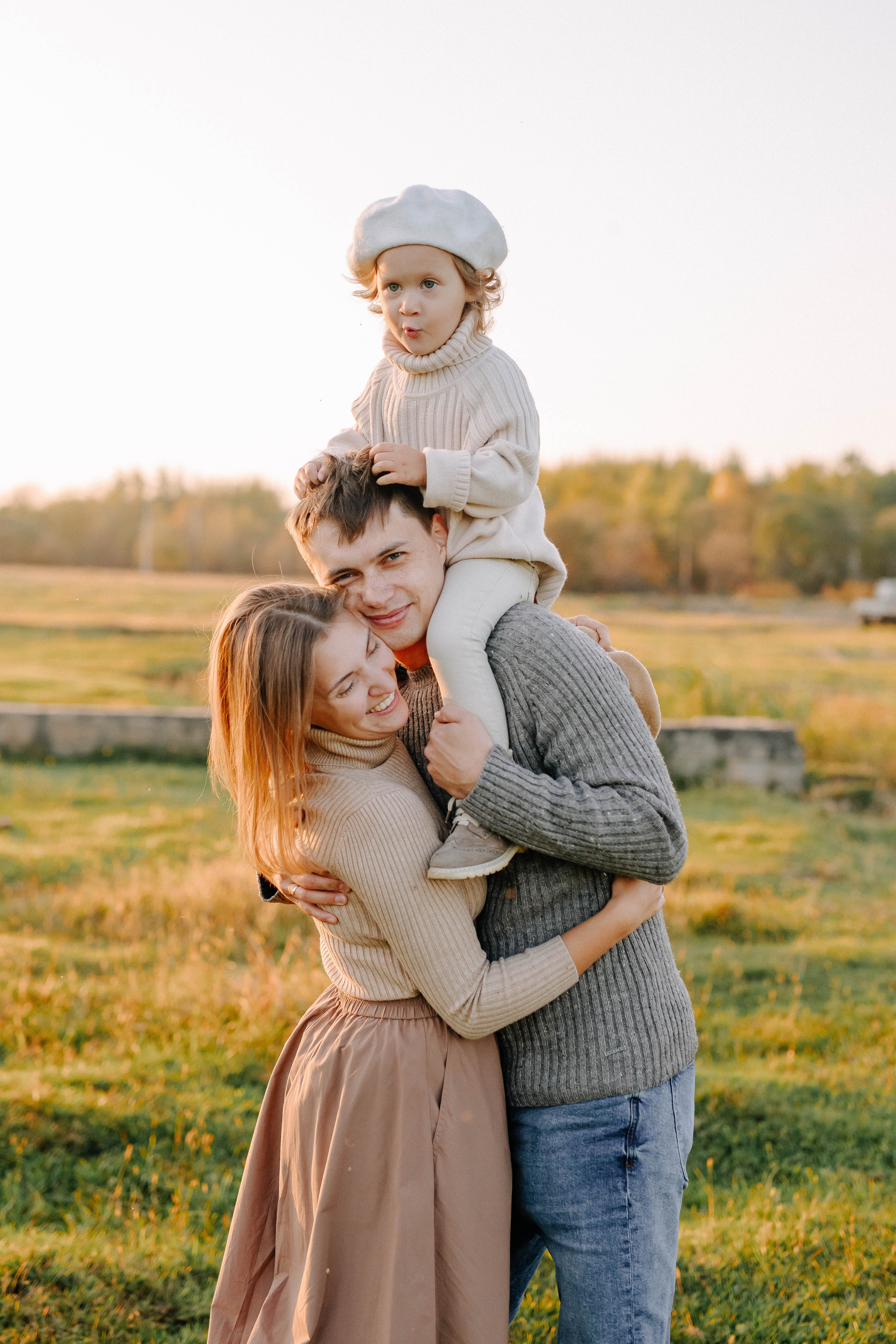 Теплый осенний вечер. Свадебный и семейный фотограф Сасина Элина г.Хабаровск
